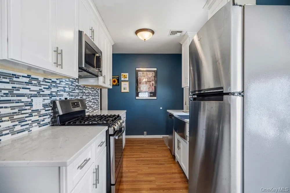 149 Arlington Street, North Hempstead, NY, 3 Bedrooms Bedrooms, 6 Rooms Rooms,2 BathroomsBathrooms,Residential,For Rent,Arlington,0,1039248 149 Arlington Street, North Hempstead, NY, 3 Bedrooms Bedrooms, 6 Rooms Rooms,2 BathroomsBathrooms,Residential,For Rent,Arlington,0,1039248