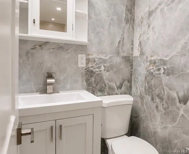 73-05 Cook Avenue, New York, NY, 3 Bedrooms Bedrooms, 8 Rooms Rooms,2 BathroomsBathrooms,Residential,For Rent,Cook,0,1039250 73-05 Cook Avenue, New York, NY, 3 Bedrooms Bedrooms, 8 Rooms Rooms,2 BathroomsBathrooms,Residential,For Rent,Cook,0,1039250