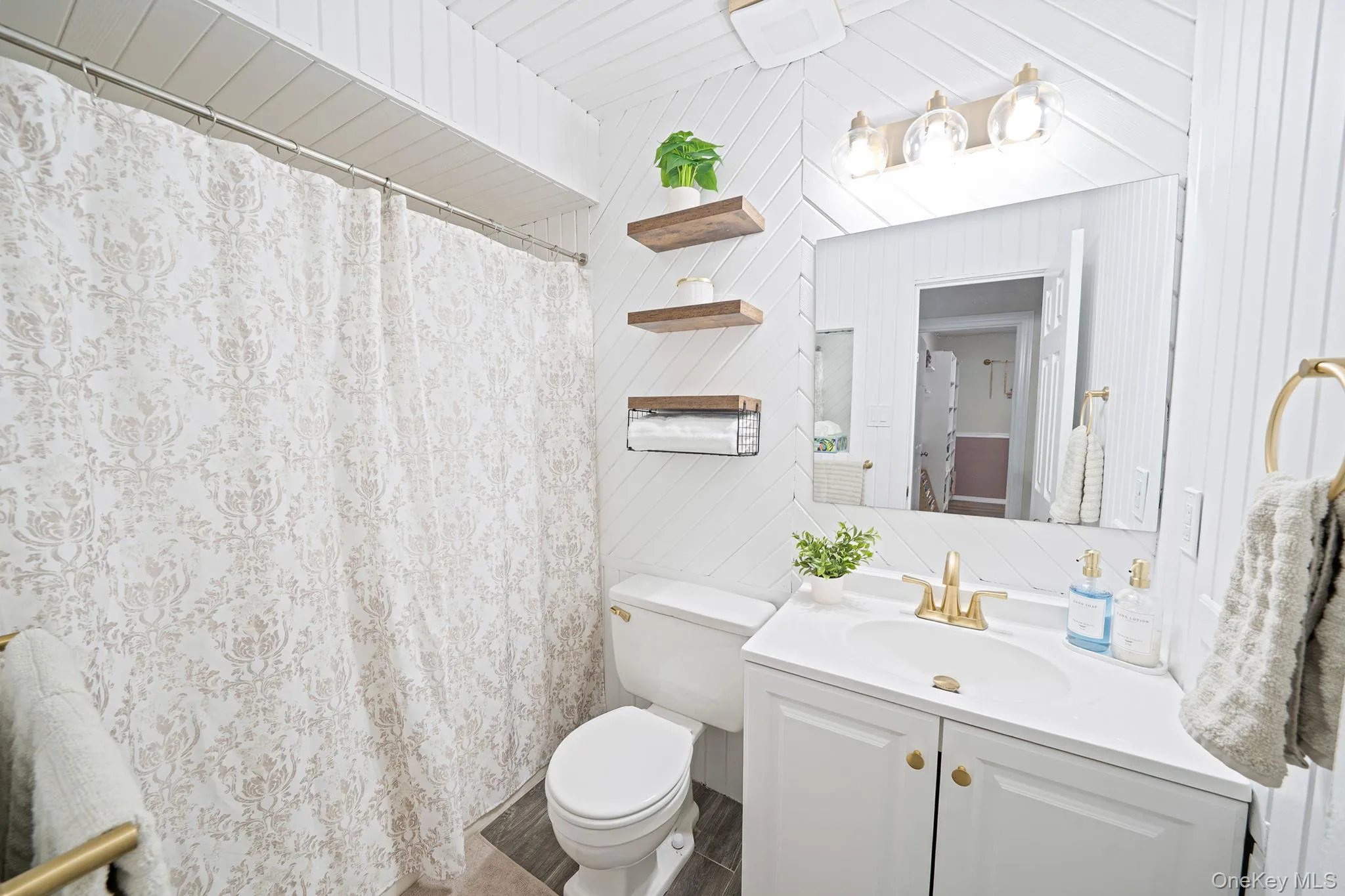 688 Hawkins Road, Brookhaven, NY, 4 Bedrooms Bedrooms, 8 Rooms Rooms,2 BathroomsBathrooms,Residential,For Rent,Hawkins,0,1039252 688 Hawkins Road, Brookhaven, NY, 4 Bedrooms Bedrooms, 8 Rooms Rooms,2 BathroomsBathrooms,Residential,For Rent,Hawkins,0,1039252