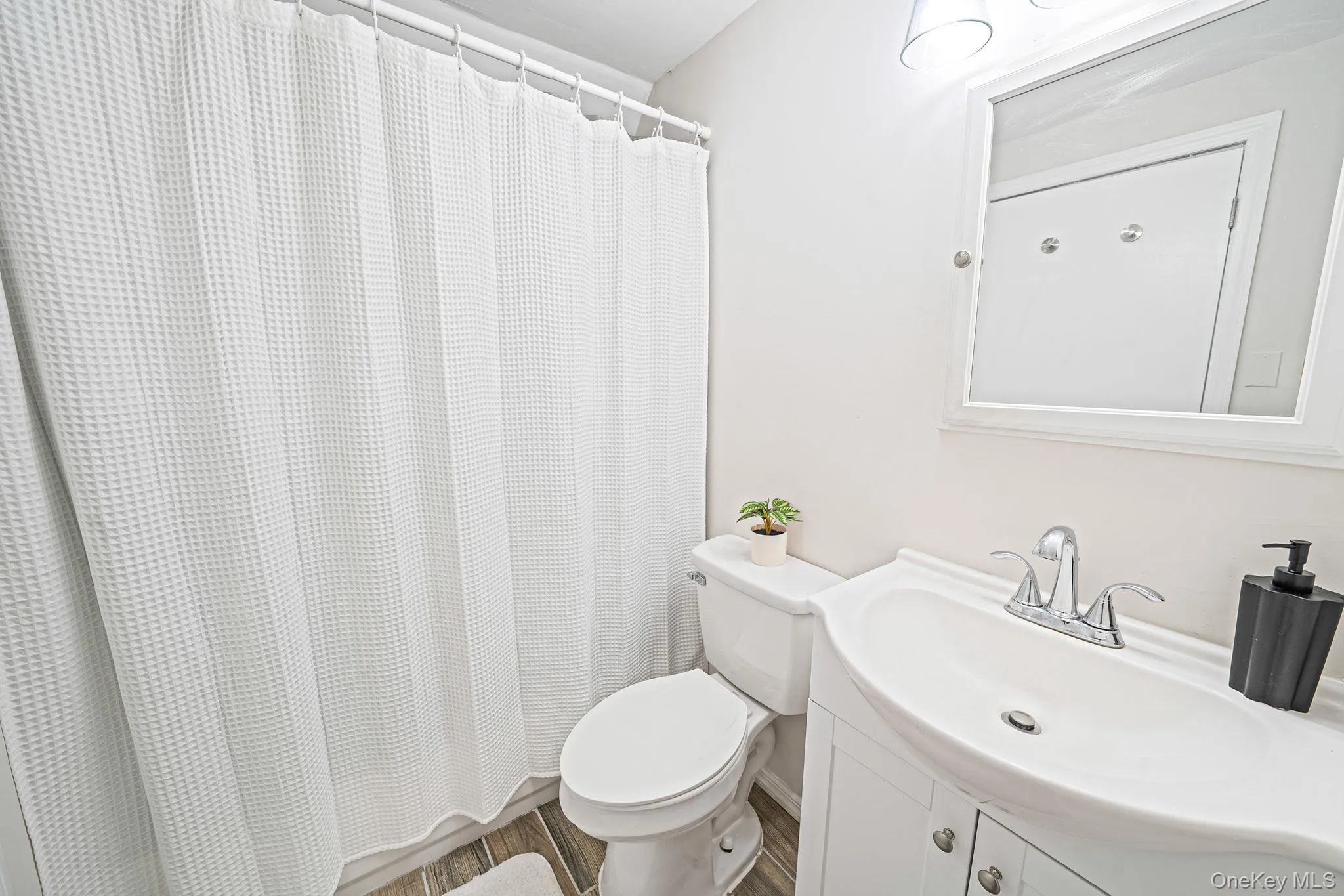 688 Hawkins Road, Brookhaven, NY, 4 Bedrooms Bedrooms, 8 Rooms Rooms,2 BathroomsBathrooms,Residential,For Rent,Hawkins,0,1039252 688 Hawkins Road, Brookhaven, NY, 4 Bedrooms Bedrooms, 8 Rooms Rooms,2 BathroomsBathrooms,Residential,For Rent,Hawkins,0,1039252
