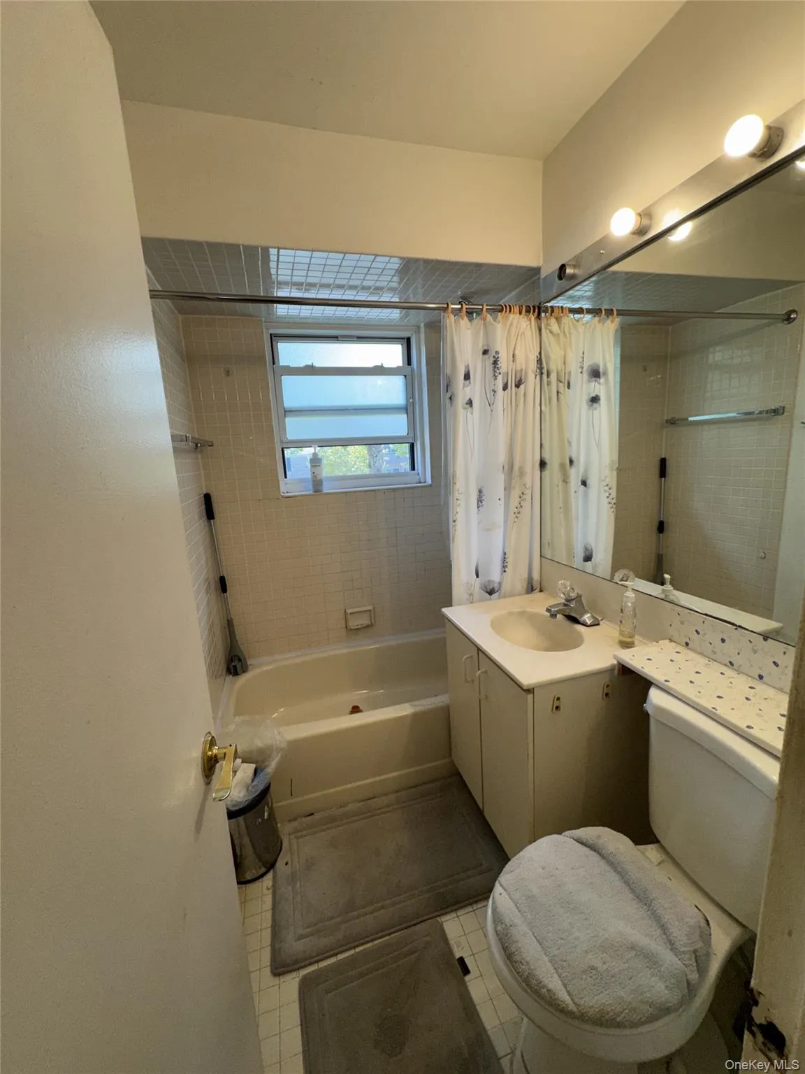 150-33 Jewel Avenue, New York, NY, 1 Bedroom Bedrooms, 4 Rooms Rooms,1 BathroomBathrooms,Residential,For Rent,Jewel,0,1039261 150-33 Jewel Avenue, New York, NY, 1 Bedroom Bedrooms, 4 Rooms Rooms,1 BathroomBathrooms,Residential,For Rent,Jewel,0,1039261