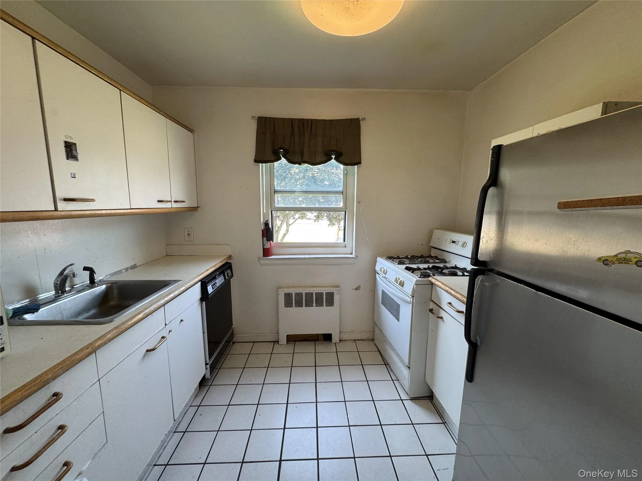 150-33 Jewel Avenue, New York, NY, 1 Bedroom Bedrooms, 4 Rooms Rooms,1 BathroomBathrooms,Residential,For Rent,Jewel,0,1039261 150-33 Jewel Avenue, New York, NY, 1 Bedroom Bedrooms, 4 Rooms Rooms,1 BathroomBathrooms,Residential,For Rent,Jewel,0,1039261