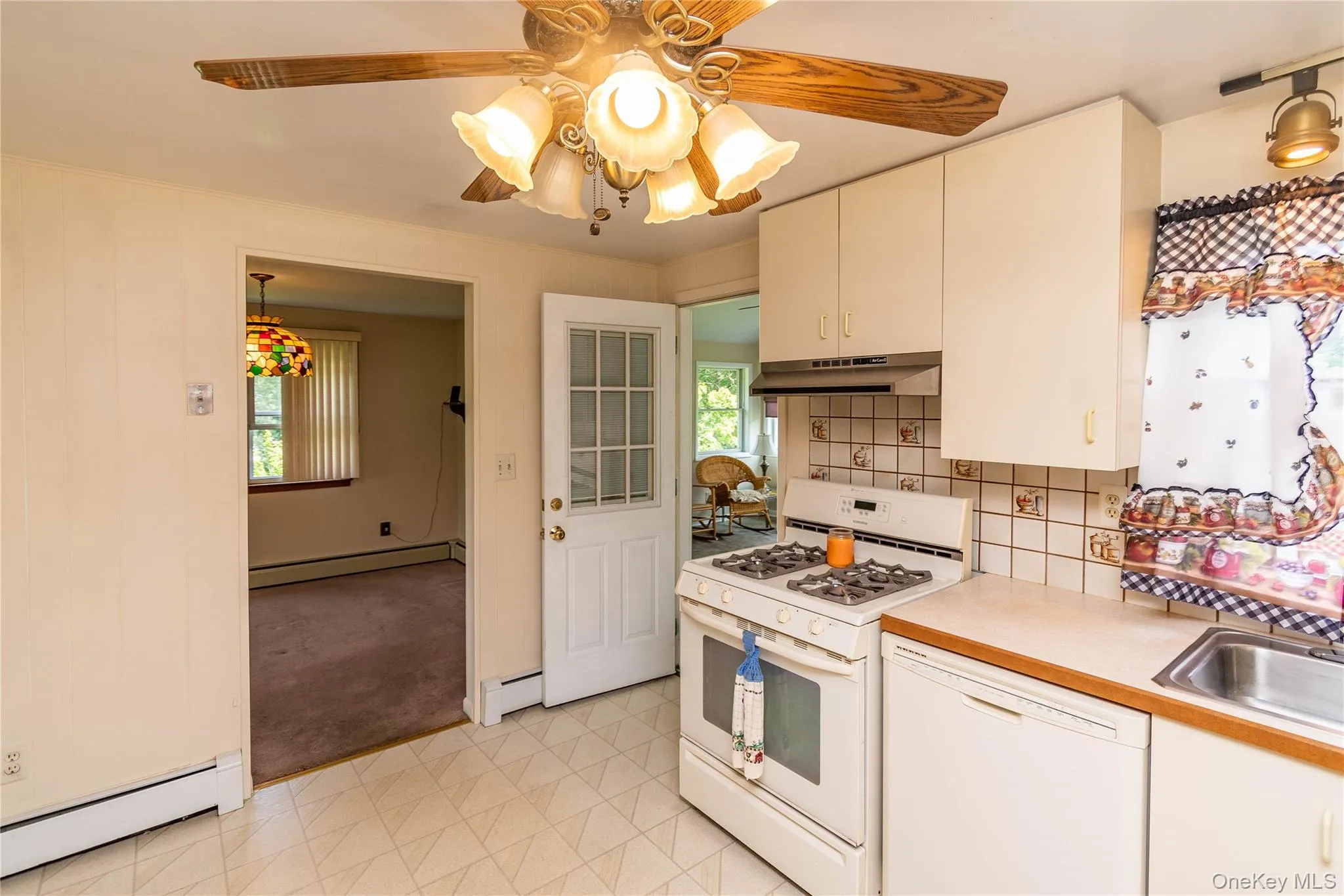 26 Beatty Lane, Crawford, NY, 4 Bedrooms Bedrooms, 8 Rooms Rooms,2 BathroomsBathrooms,Residential,For Rent,Beatty,0,1039262 26 Beatty Lane, Crawford, NY, 4 Bedrooms Bedrooms, 8 Rooms Rooms,2 BathroomsBathrooms,Residential,For Rent,Beatty,0,1039262