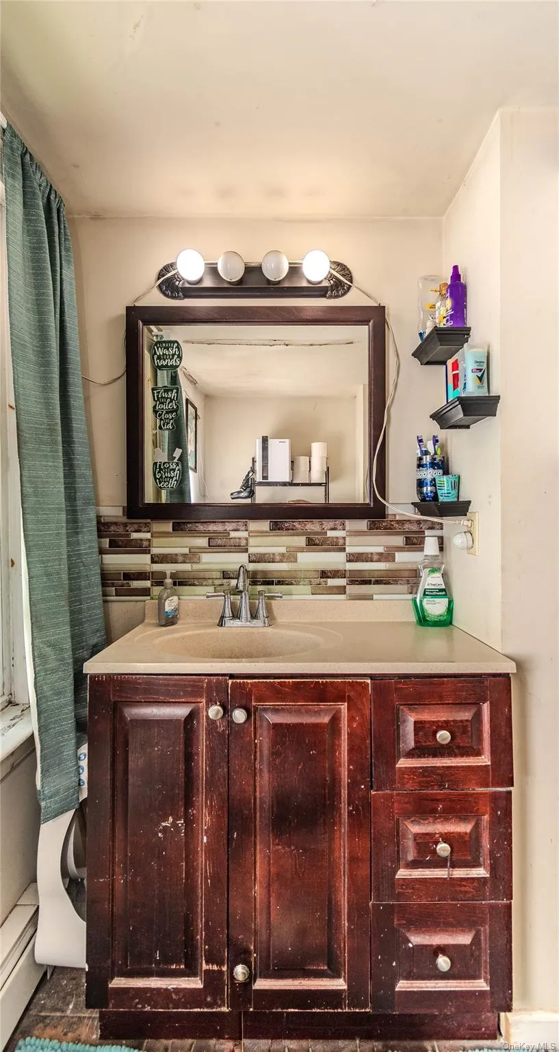 95 Riley Road, New Windsor, NY, 2 Bedrooms Bedrooms, 6 Rooms Rooms,1 BathroomBathrooms,Residential,For Rent,Riley,0,1039263 95 Riley Road, New Windsor, NY, 2 Bedrooms Bedrooms, 6 Rooms Rooms,1 BathroomBathrooms,Residential,For Rent,Riley,0,1039263