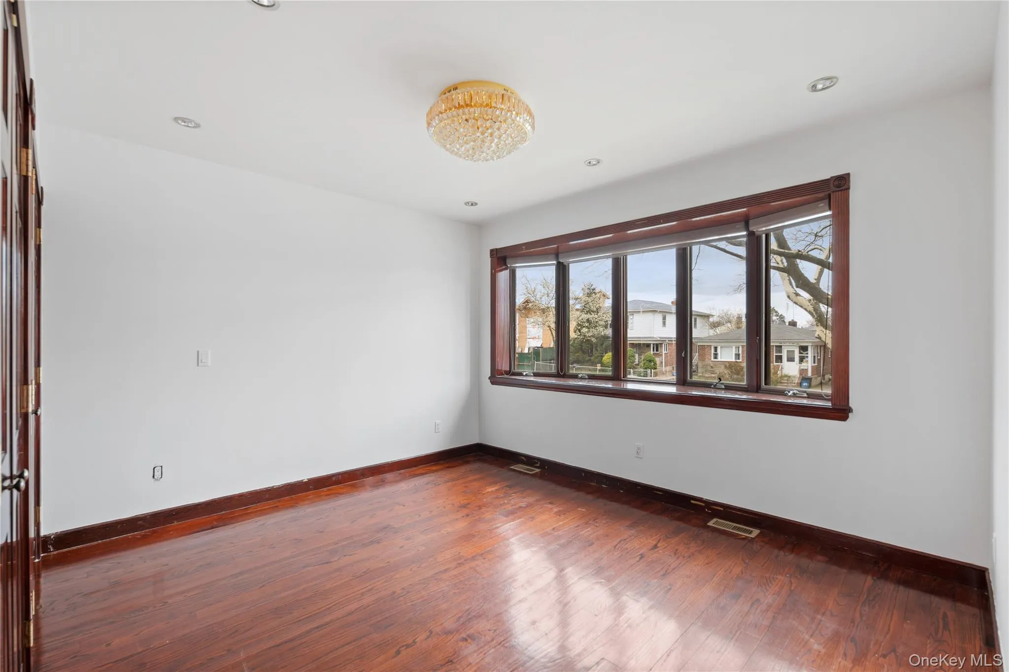 6903 Cloverdale Boulevard, New York, NY, 3 Bedrooms Bedrooms, 7 Rooms Rooms,2 BathroomsBathrooms,Residential Lease,For Rent,Cloverdale,0,1039270 6903 Cloverdale Boulevard, New York, NY, 3 Bedrooms Bedrooms, 7 Rooms Rooms,2 BathroomsBathrooms,Residential Lease,For Rent,Cloverdale,0,1039270