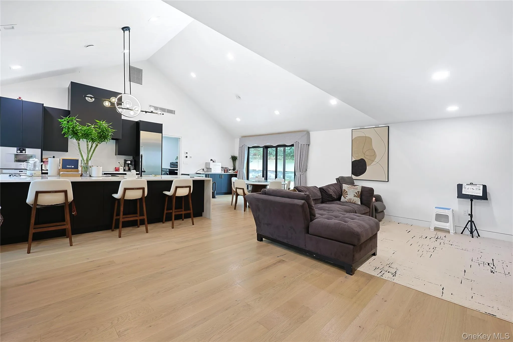 5 Market Lane, North Hempstead, NY, 4 Bedrooms Bedrooms, 8 Rooms Rooms,3 BathroomsBathrooms,Residential,For Rent,Market,0,1039273 5 Market Lane, North Hempstead, NY, 4 Bedrooms Bedrooms, 8 Rooms Rooms,3 BathroomsBathrooms,Residential,For Rent,Market,0,1039273
