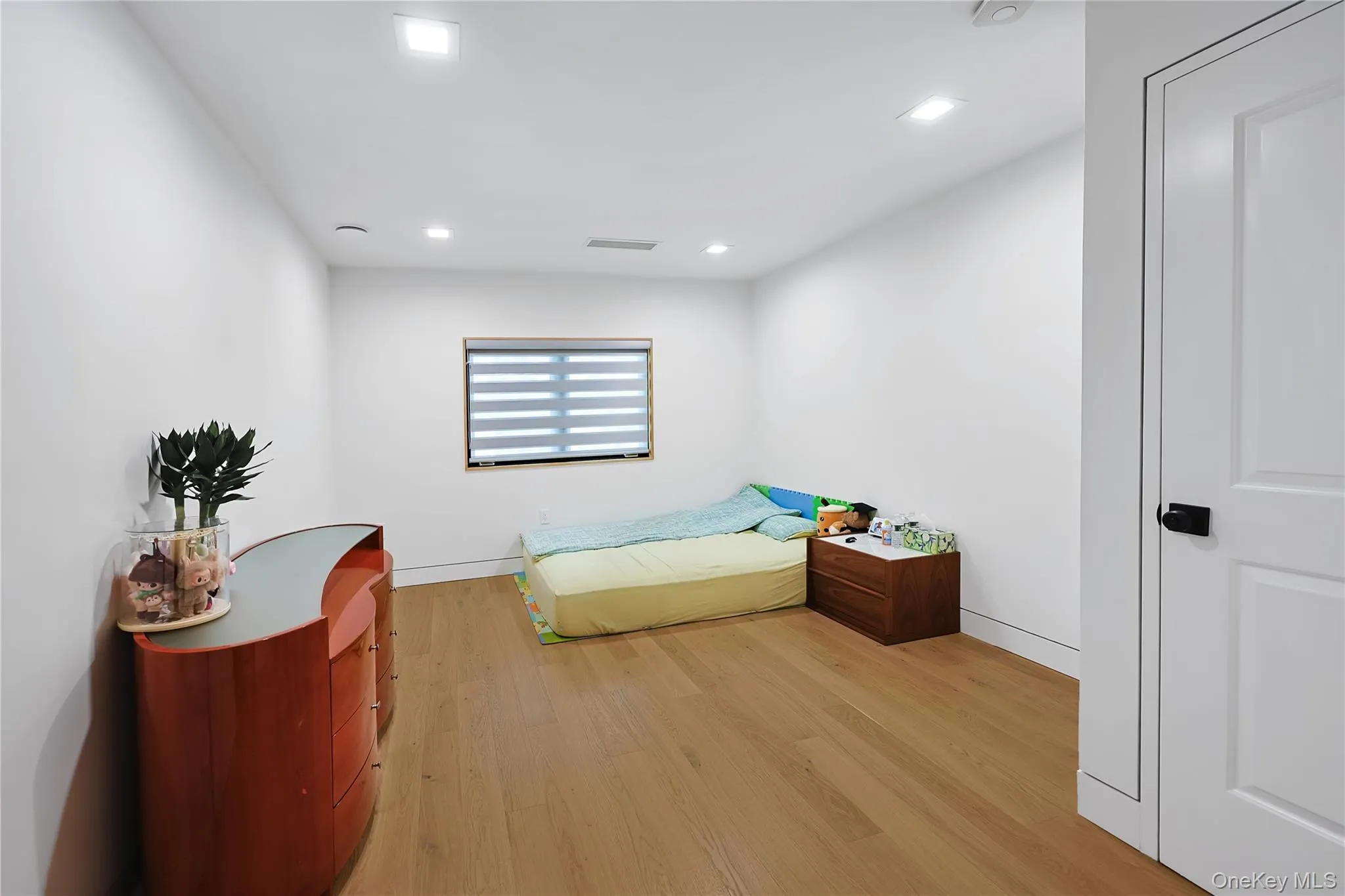 5 Market Lane, North Hempstead, NY, 4 Bedrooms Bedrooms, 8 Rooms Rooms,3 BathroomsBathrooms,Residential,For Rent,Market,0,1039273 5 Market Lane, North Hempstead, NY, 4 Bedrooms Bedrooms, 8 Rooms Rooms,3 BathroomsBathrooms,Residential,For Rent,Market,0,1039273