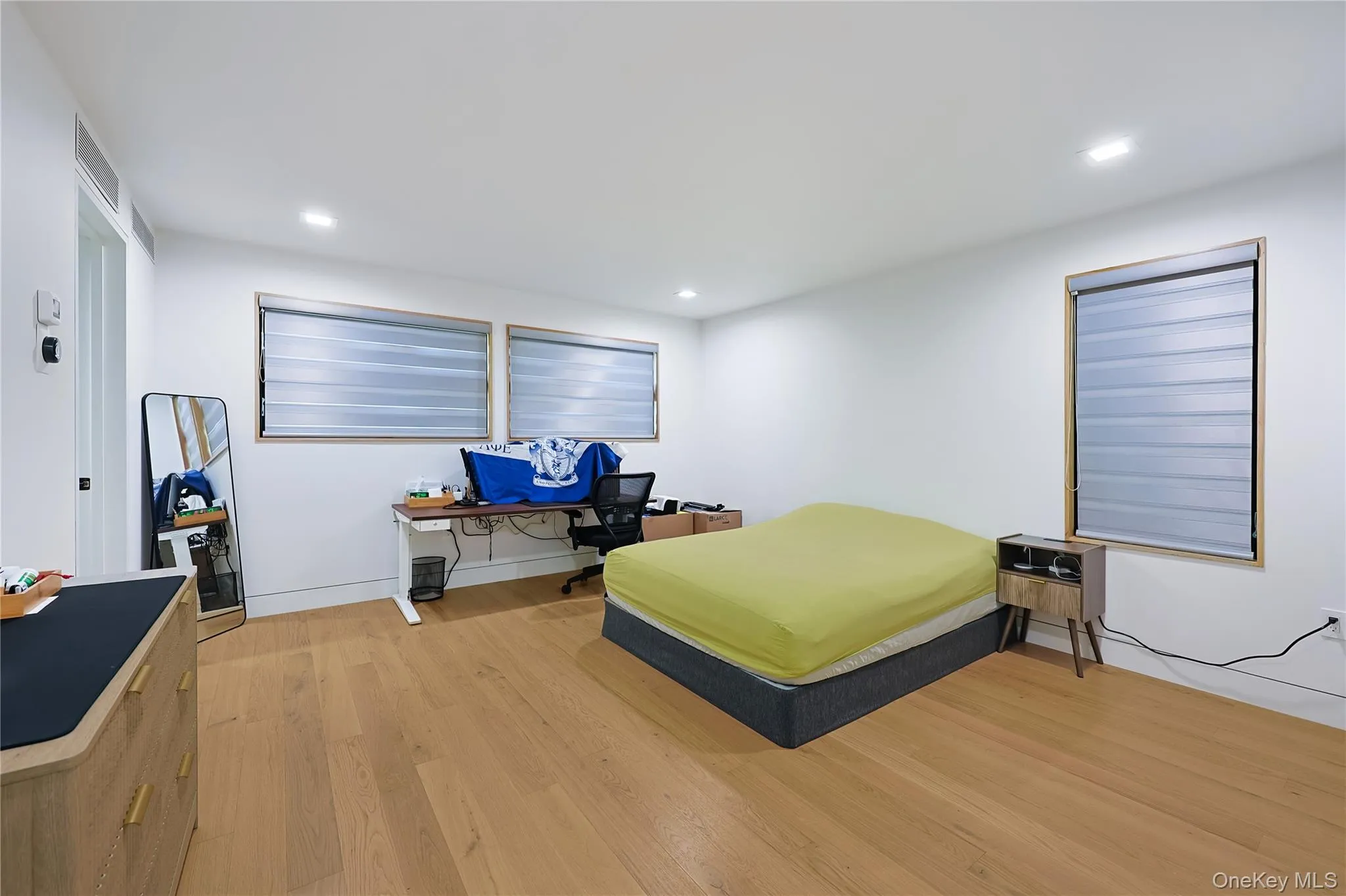 5 Market Lane, North Hempstead, NY, 4 Bedrooms Bedrooms, 8 Rooms Rooms,3 BathroomsBathrooms,Residential,For Rent,Market,0,1039273 5 Market Lane, North Hempstead, NY, 4 Bedrooms Bedrooms, 8 Rooms Rooms,3 BathroomsBathrooms,Residential,For Rent,Market,0,1039273