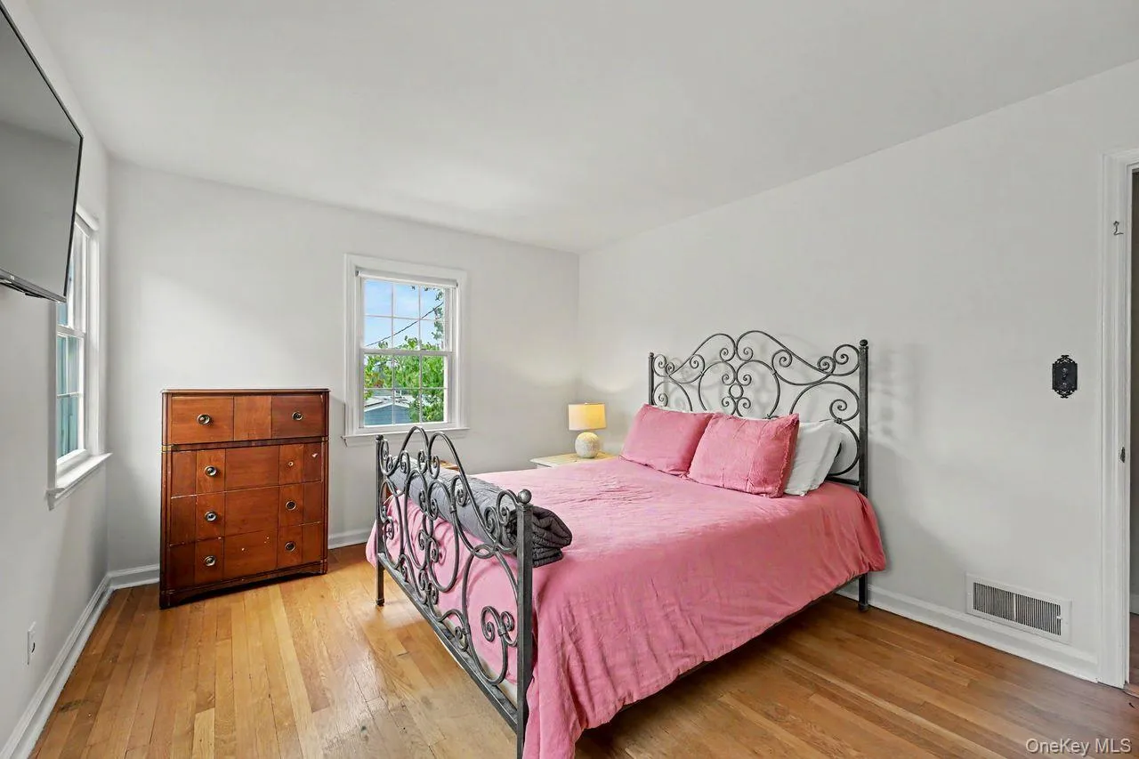 2 Edward Street, Harrison, NY, 3 Bedrooms Bedrooms, 7 Rooms Rooms,2 BathroomsBathrooms,Residential,For Rent,Edward,0,1039285 2 Edward Street, Harrison, NY, 3 Bedrooms Bedrooms, 7 Rooms Rooms,2 BathroomsBathrooms,Residential,For Rent,Edward,0,1039285