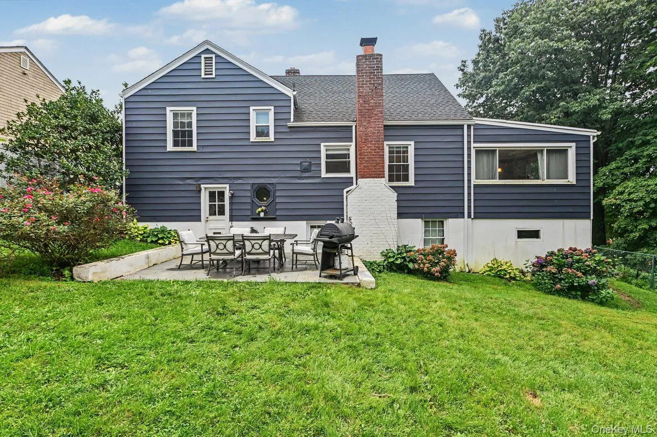 2 Edward Street, Harrison, NY, 3 Bedrooms Bedrooms, 7 Rooms Rooms,2 BathroomsBathrooms,Residential,For Rent,Edward,0,1039285 2 Edward Street, Harrison, NY, 3 Bedrooms Bedrooms, 7 Rooms Rooms,2 BathroomsBathrooms,Residential,For Rent,Edward,0,1039285