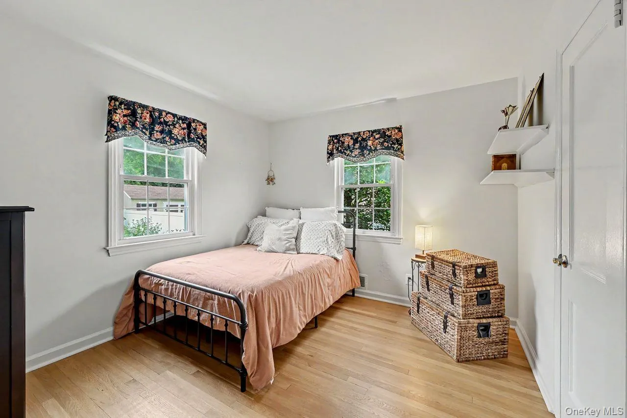 Third bedroom on the second floor. Third bedroom on the second floor.