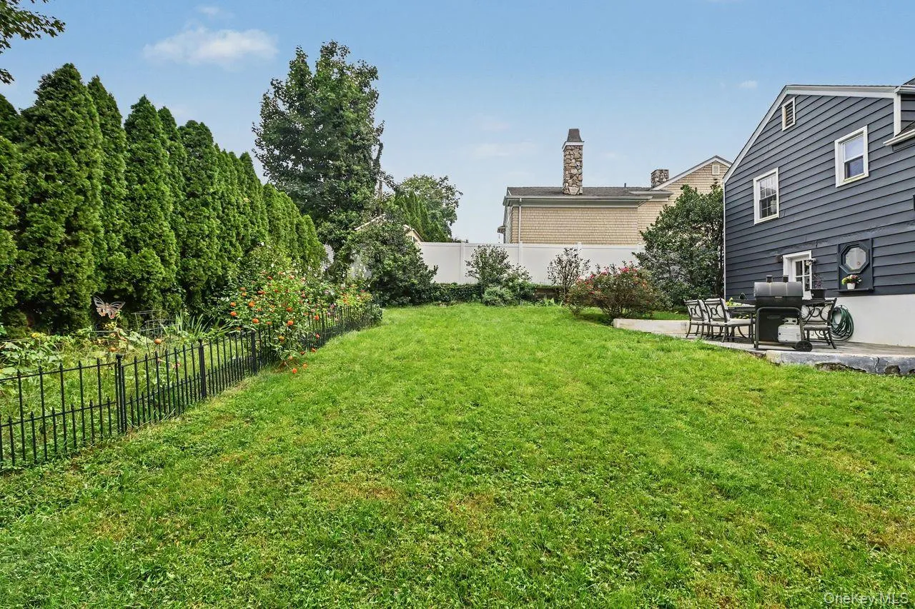 2 Edward Street, Harrison, NY, 3 Bedrooms Bedrooms, 7 Rooms Rooms,2 BathroomsBathrooms,Residential,For Rent,Edward,0,1039285 2 Edward Street, Harrison, NY, 3 Bedrooms Bedrooms, 7 Rooms Rooms,2 BathroomsBathrooms,Residential,For Rent,Edward,0,1039285