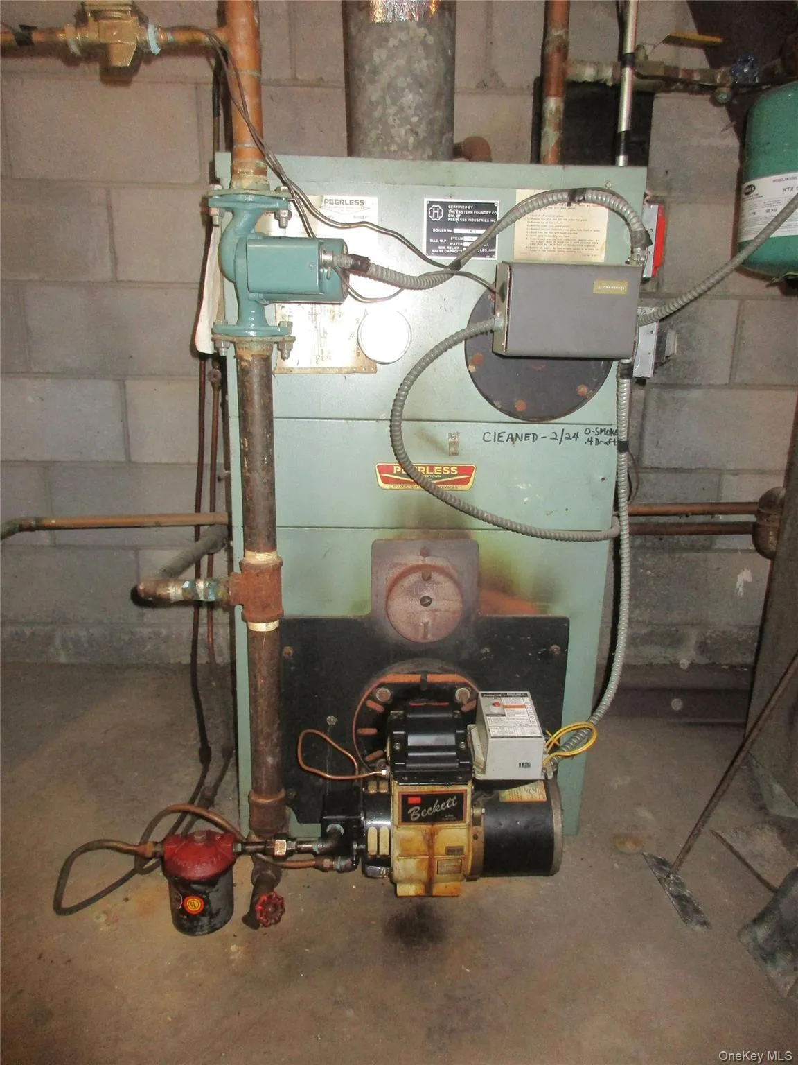 Oil burner well maintained Oil burner well maintained