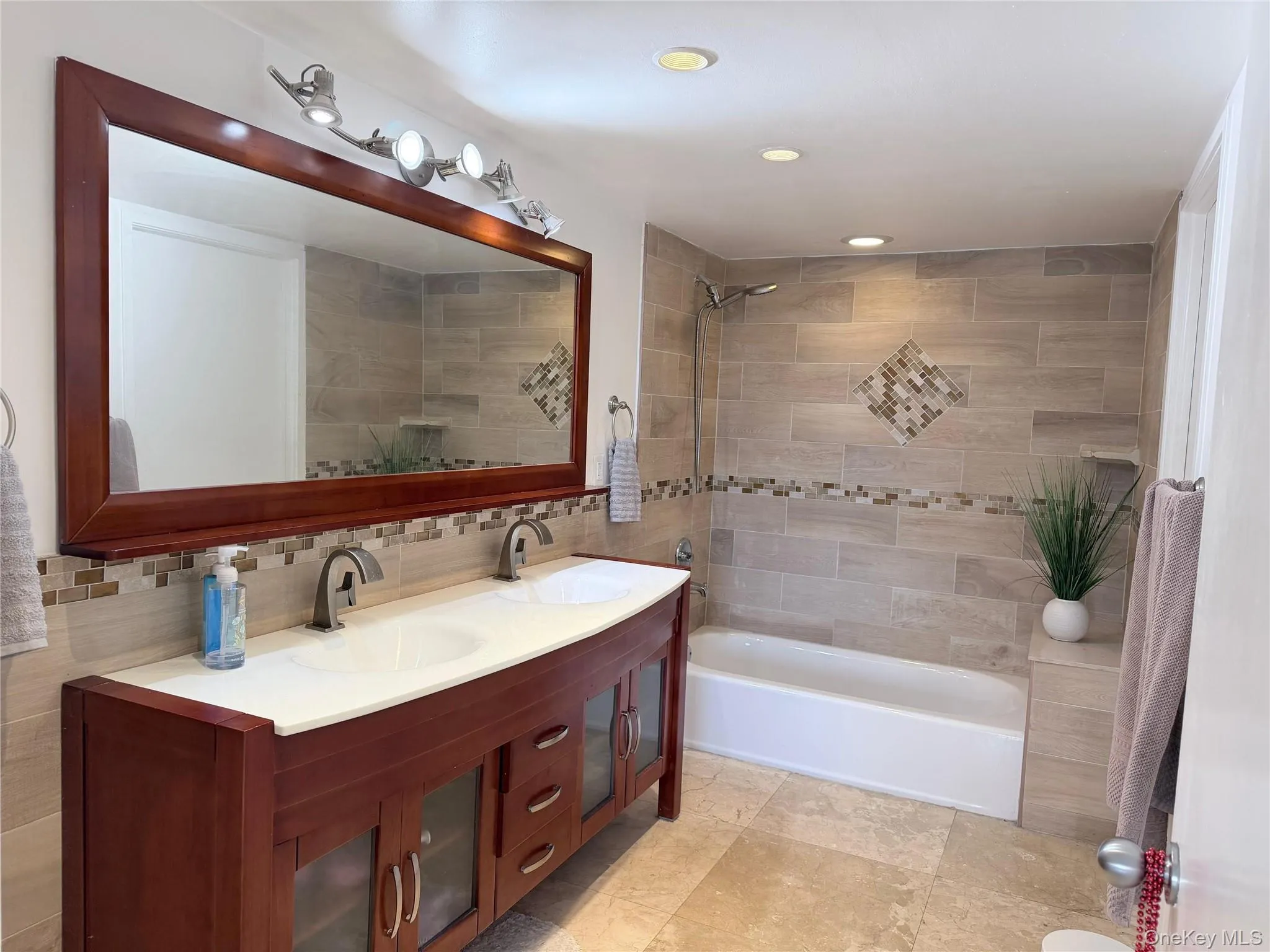210 174th ST Unit 419 Collins Avenue, Accord, FL, 3 Bedrooms Bedrooms, 6 Rooms Rooms,3 BathroomsBathrooms,Residential,For Rent,Collins,0,1039290 210 174th ST Unit 419 Collins Avenue, Accord, FL, 3 Bedrooms Bedrooms, 6 Rooms Rooms,3 BathroomsBathrooms,Residential,For Rent,Collins,0,1039290