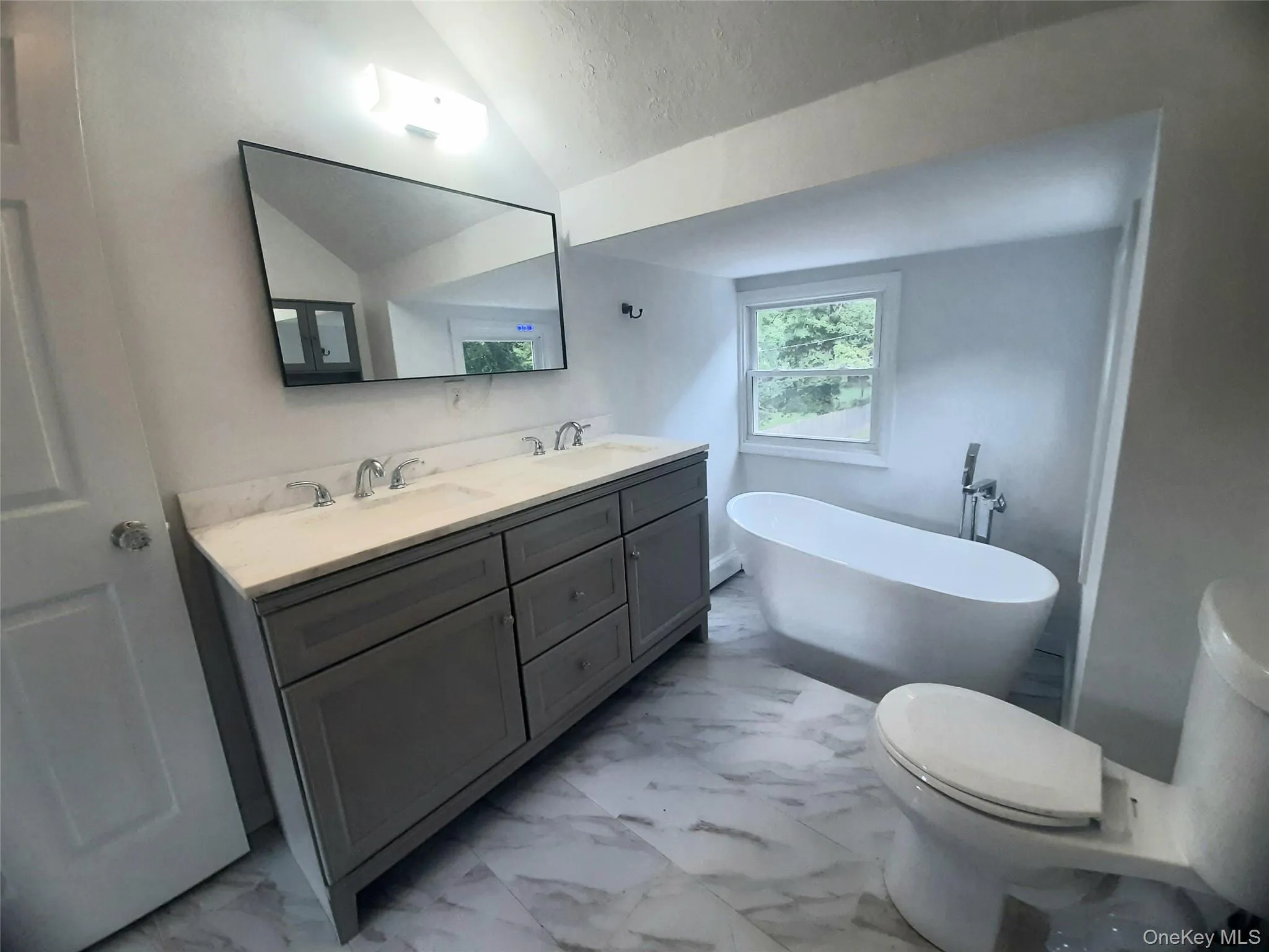 46 Old Post Road, Hyde Park, NY, 4 Bedrooms Bedrooms, 8 Rooms Rooms,3 BathroomsBathrooms,Residential,For Rent,Old Post,0,1039293 46 Old Post Road, Hyde Park, NY, 4 Bedrooms Bedrooms, 8 Rooms Rooms,3 BathroomsBathrooms,Residential,For Rent,Old Post,0,1039293
