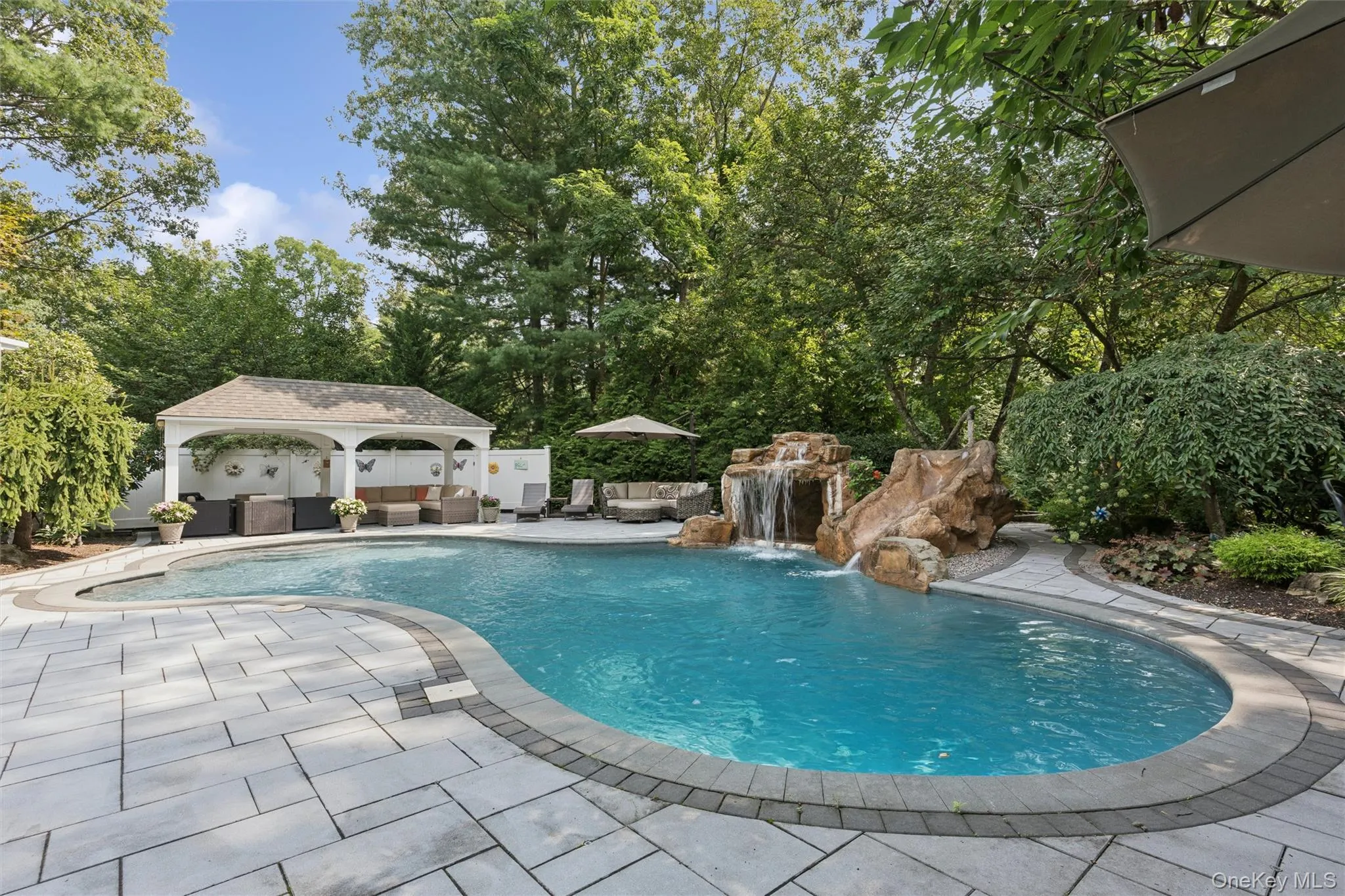 38 Riverview Terrace, Smithtown, NY, 5 Bedrooms Bedrooms, 10 Rooms Rooms,3 BathroomsBathrooms,Residential,For Rent,Riverview,0,1039294 38 Riverview Terrace, Smithtown, NY, 5 Bedrooms Bedrooms, 10 Rooms Rooms,3 BathroomsBathrooms,Residential,For Rent,Riverview,0,1039294