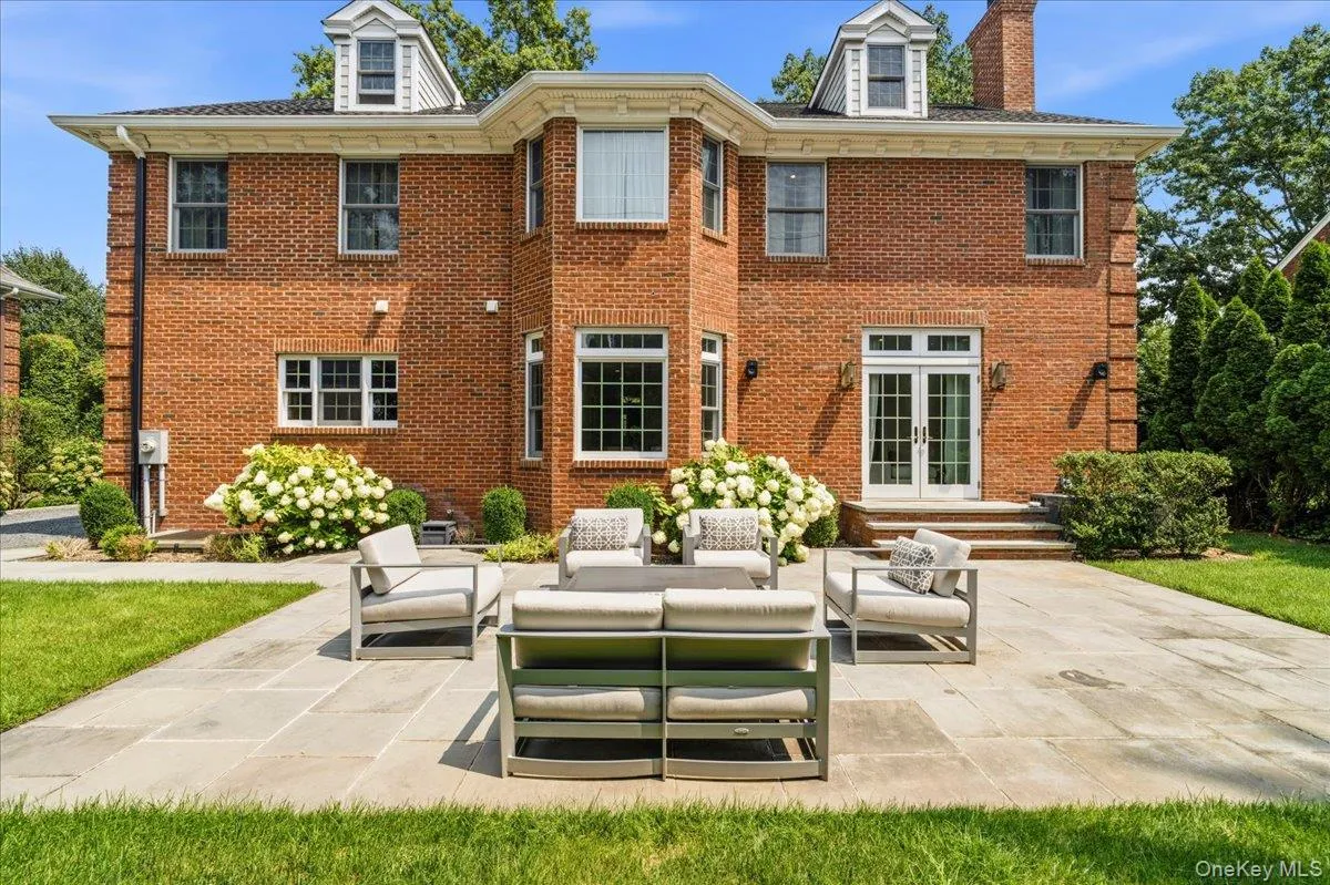 198 Kensington Road, Hempstead, NY, 5 Bedrooms Bedrooms, 12 Rooms Rooms,4 BathroomsBathrooms,Residential Lease,For Rent,Kensington,0,1039295 198 Kensington Road, Hempstead, NY, 5 Bedrooms Bedrooms, 12 Rooms Rooms,4 BathroomsBathrooms,Residential Lease,For Rent,Kensington,0,1039295