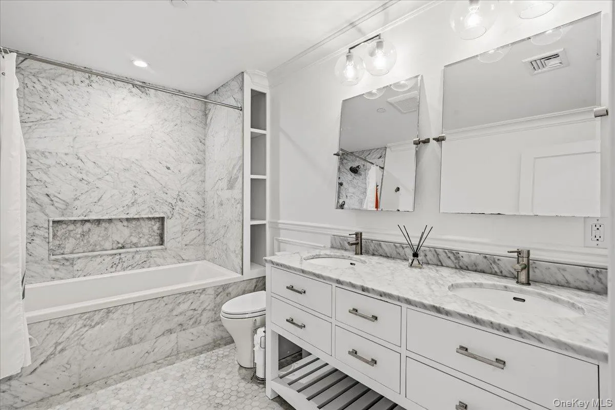 198 Kensington Road, Hempstead, NY, 5 Bedrooms Bedrooms, 12 Rooms Rooms,4 BathroomsBathrooms,Residential Lease,For Rent,Kensington,0,1039295 198 Kensington Road, Hempstead, NY, 5 Bedrooms Bedrooms, 12 Rooms Rooms,4 BathroomsBathrooms,Residential Lease,For Rent,Kensington,0,1039295