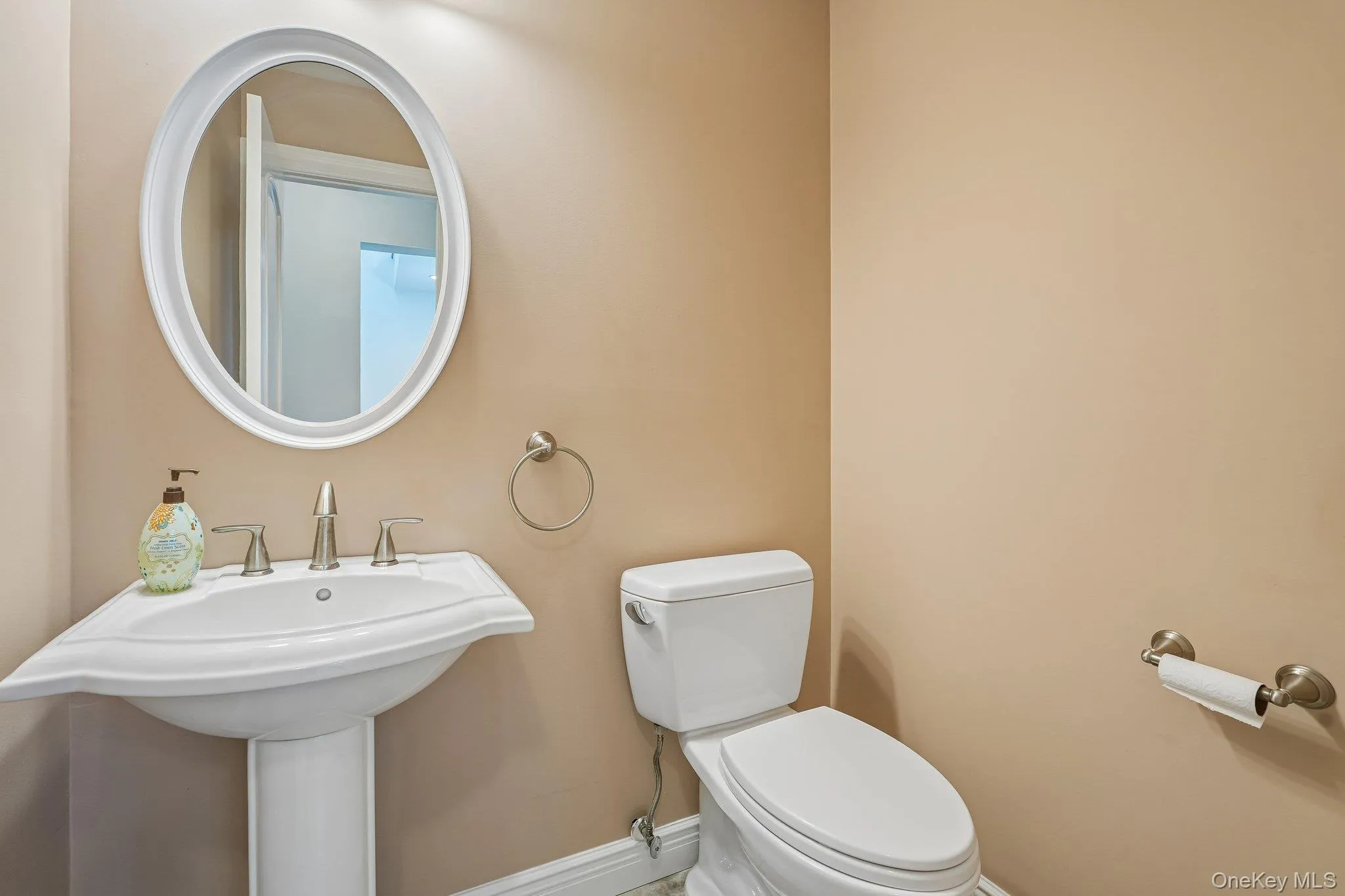 Main Level Powder Room Main Level Powder Room