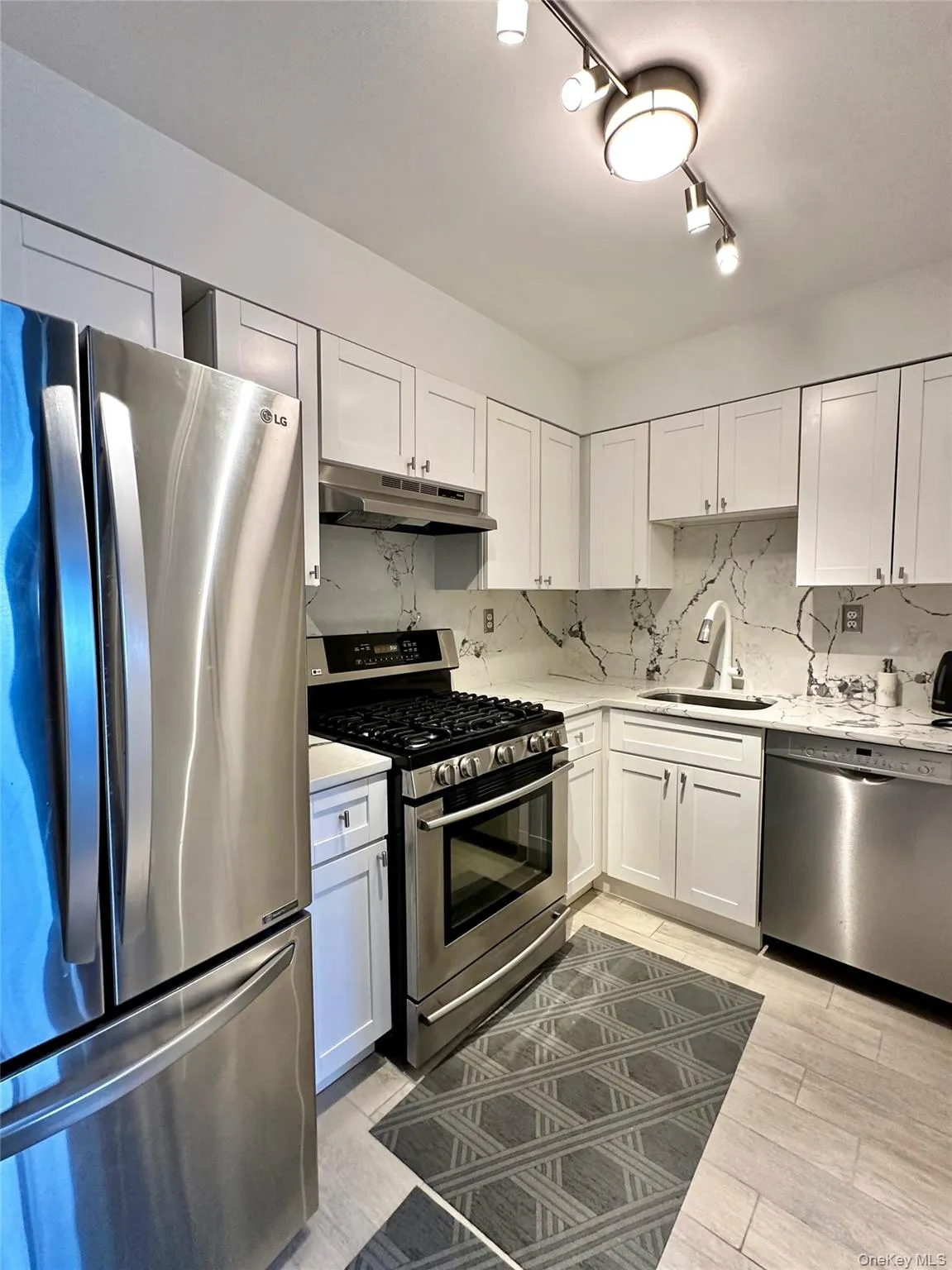 10 Bay Street Landing, New York, NY, 1 Bedroom Bedrooms, 2 Rooms Rooms,1 BathroomBathrooms,Residential,For Rent,Bay Street Landing,0,1039299 10 Bay Street Landing, New York, NY, 1 Bedroom Bedrooms, 2 Rooms Rooms,1 BathroomBathrooms,Residential,For Rent,Bay Street Landing,0,1039299