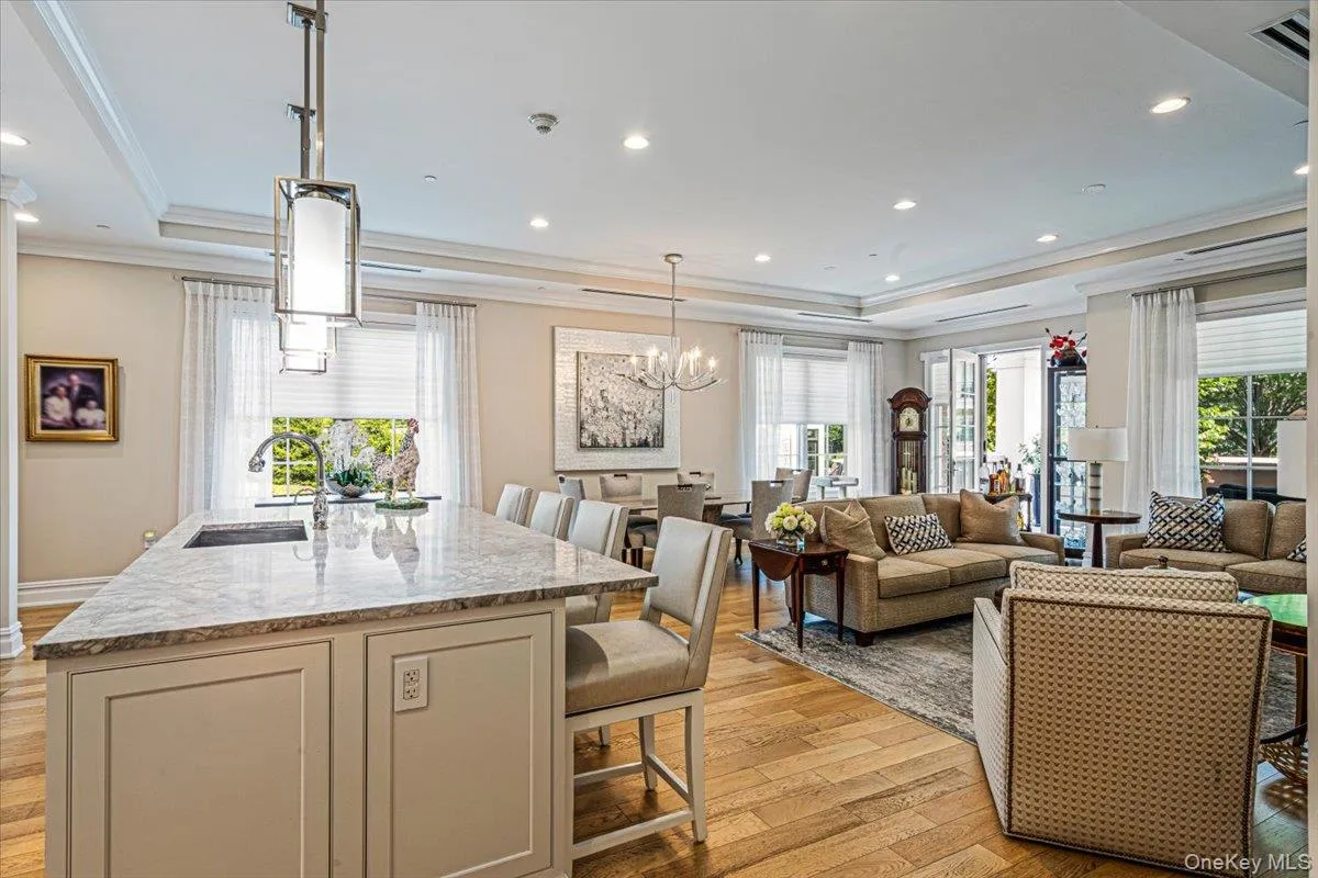 6000 Royal Court, North Hempstead, NY, 3 Bedrooms Bedrooms, 7 Rooms Rooms,2 BathroomsBathrooms,Residential,For Rent,Royal,0,1039302 6000 Royal Court, North Hempstead, NY, 3 Bedrooms Bedrooms, 7 Rooms Rooms,2 BathroomsBathrooms,Residential,For Rent,Royal,0,1039302