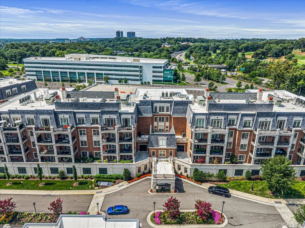 6000 Royal Court, North Hempstead, NY, 3 Bedrooms Bedrooms, 7 Rooms Rooms,2 BathroomsBathrooms,Residential,For Rent,Royal,0,1039302 6000 Royal Court, North Hempstead, NY, 3 Bedrooms Bedrooms, 7 Rooms Rooms,2 BathroomsBathrooms,Residential,For Rent,Royal,0,1039302