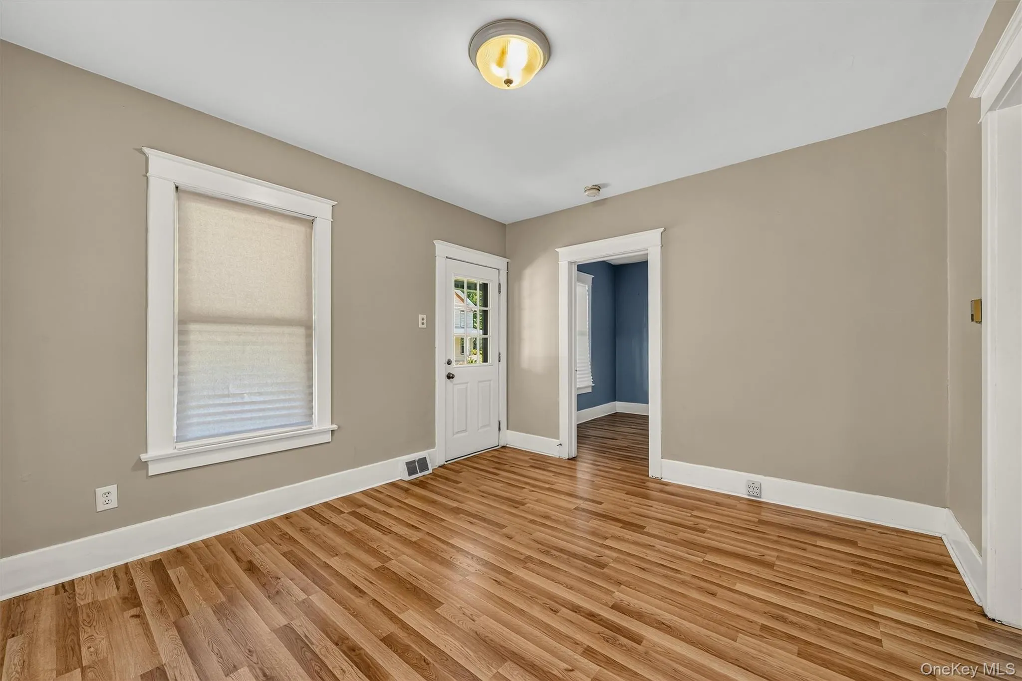 Entry into Living room. Entry into Living room.