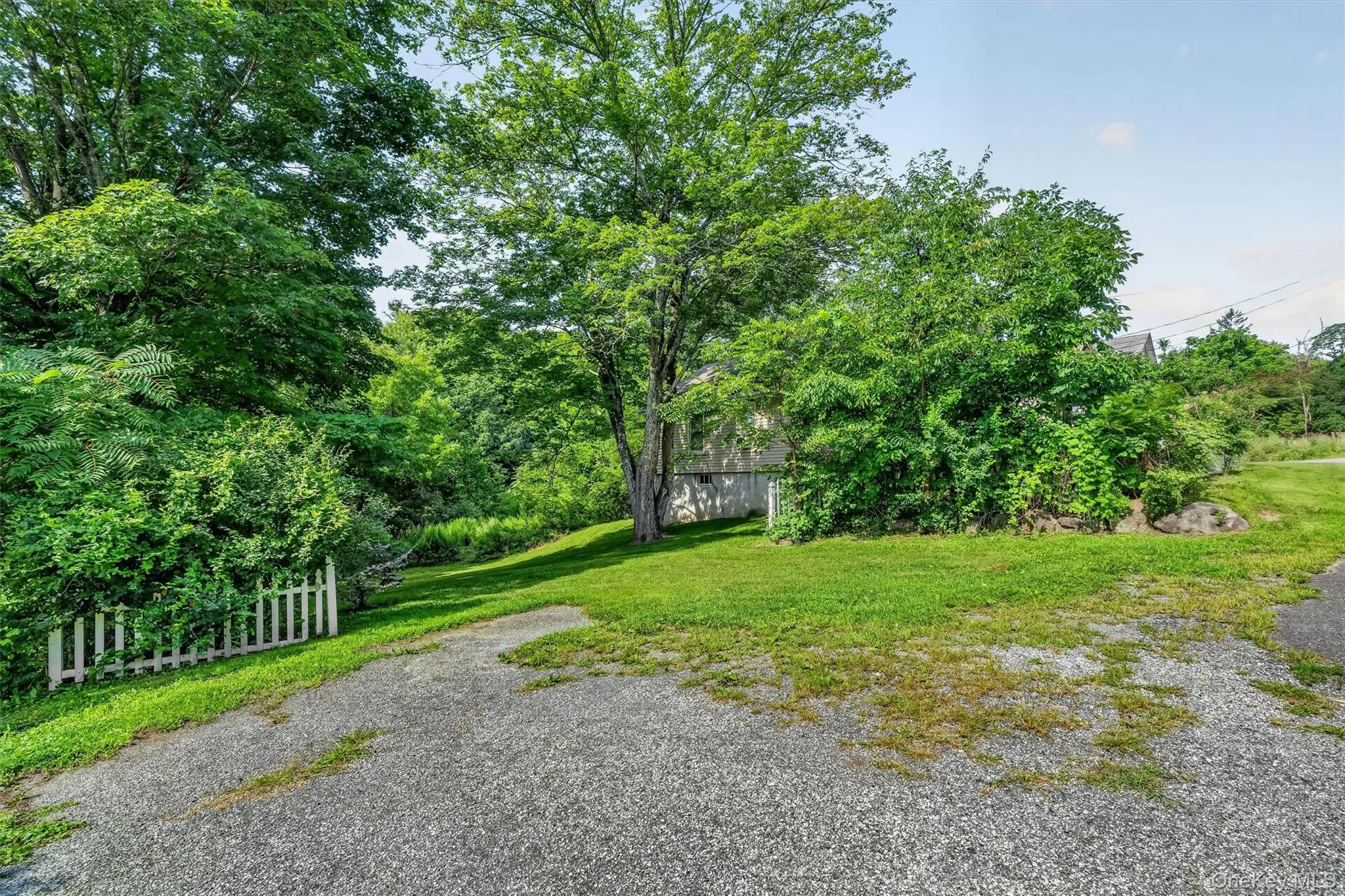Additional parking on left side of home. Additional parking on left side of home.