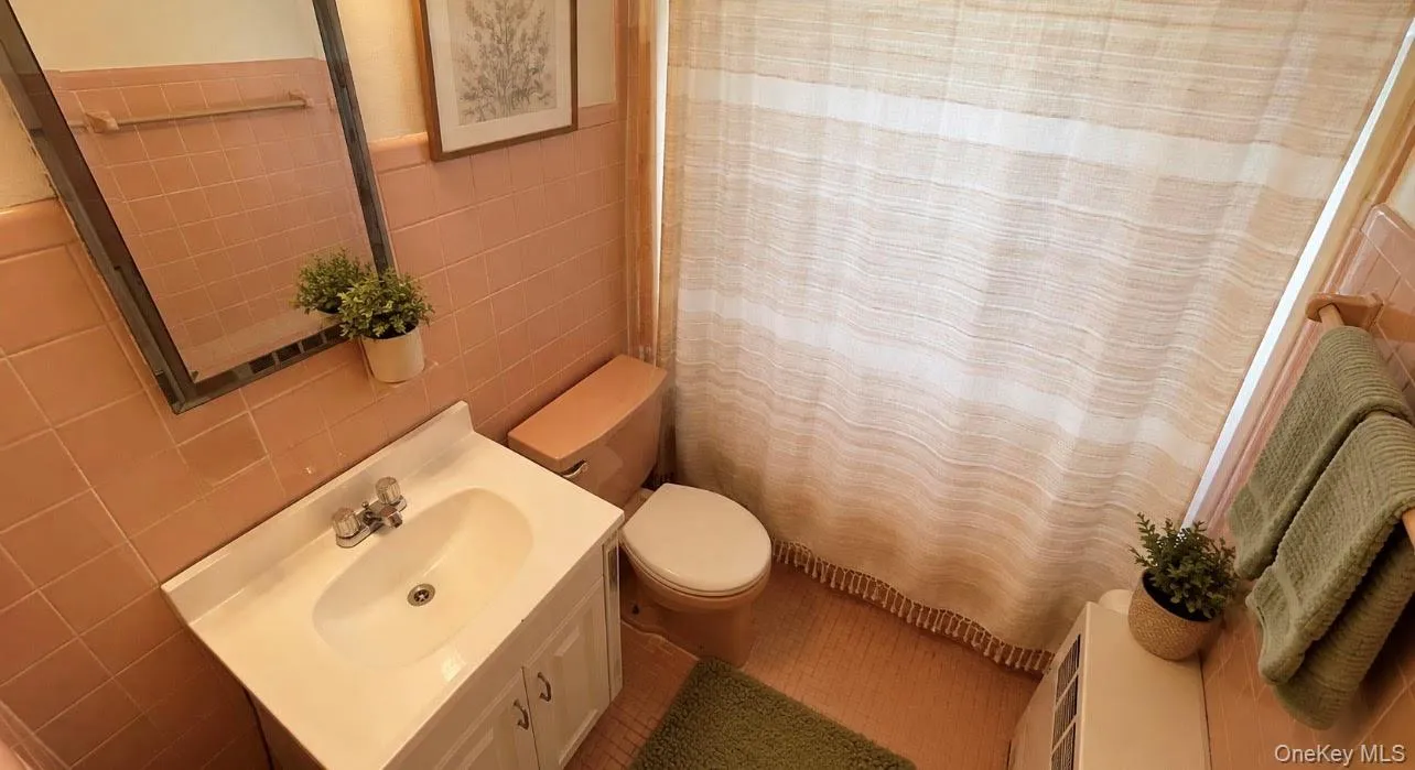 860 Helene Street, Hempstead, NY, 4 Bedrooms Bedrooms, 8 Rooms Rooms,2 BathroomsBathrooms,Residential,For Rent,Helene,0,1039304 860 Helene Street, Hempstead, NY, 4 Bedrooms Bedrooms, 8 Rooms Rooms,2 BathroomsBathrooms,Residential,For Rent,Helene,0,1039304