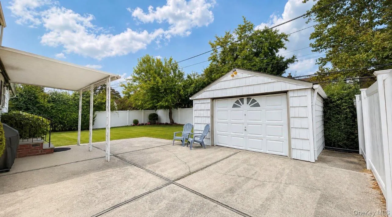 860 Helene Street, Hempstead, NY, 4 Bedrooms Bedrooms, 8 Rooms Rooms,2 BathroomsBathrooms,Residential,For Rent,Helene,0,1039304 860 Helene Street, Hempstead, NY, 4 Bedrooms Bedrooms, 8 Rooms Rooms,2 BathroomsBathrooms,Residential,For Rent,Helene,0,1039304