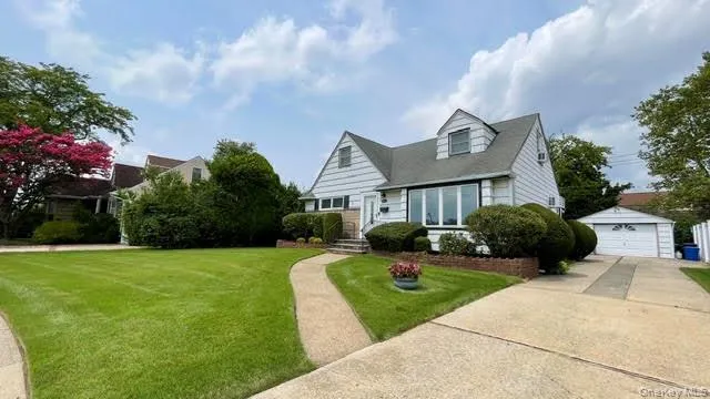 860 Helene Street, Hempstead, NY, 4 Bedrooms Bedrooms, 8 Rooms Rooms,2 BathroomsBathrooms,Residential,For Rent,Helene,0,1039304 860 Helene Street, Hempstead, NY, 4 Bedrooms Bedrooms, 8 Rooms Rooms,2 BathroomsBathrooms,Residential,For Rent,Helene,0,1039304