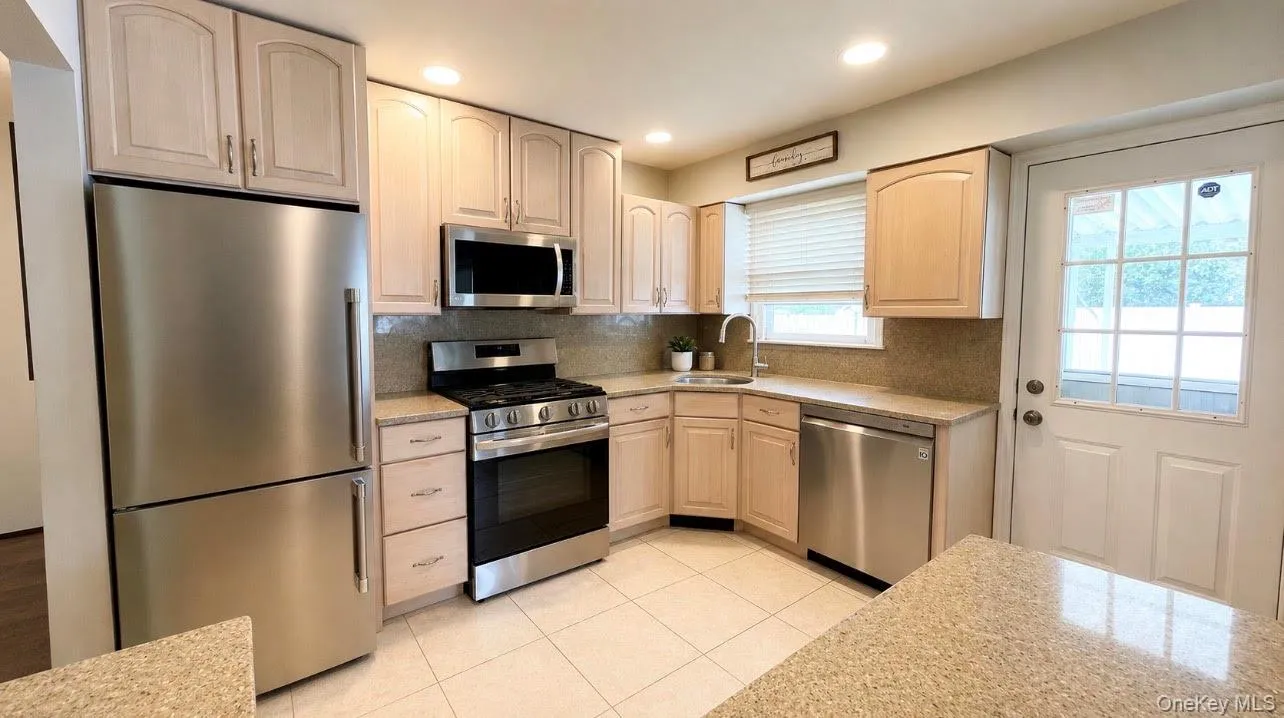 860 Helene Street, Hempstead, NY, 4 Bedrooms Bedrooms, 8 Rooms Rooms,2 BathroomsBathrooms,Residential,For Rent,Helene,0,1039304 860 Helene Street, Hempstead, NY, 4 Bedrooms Bedrooms, 8 Rooms Rooms,2 BathroomsBathrooms,Residential,For Rent,Helene,0,1039304