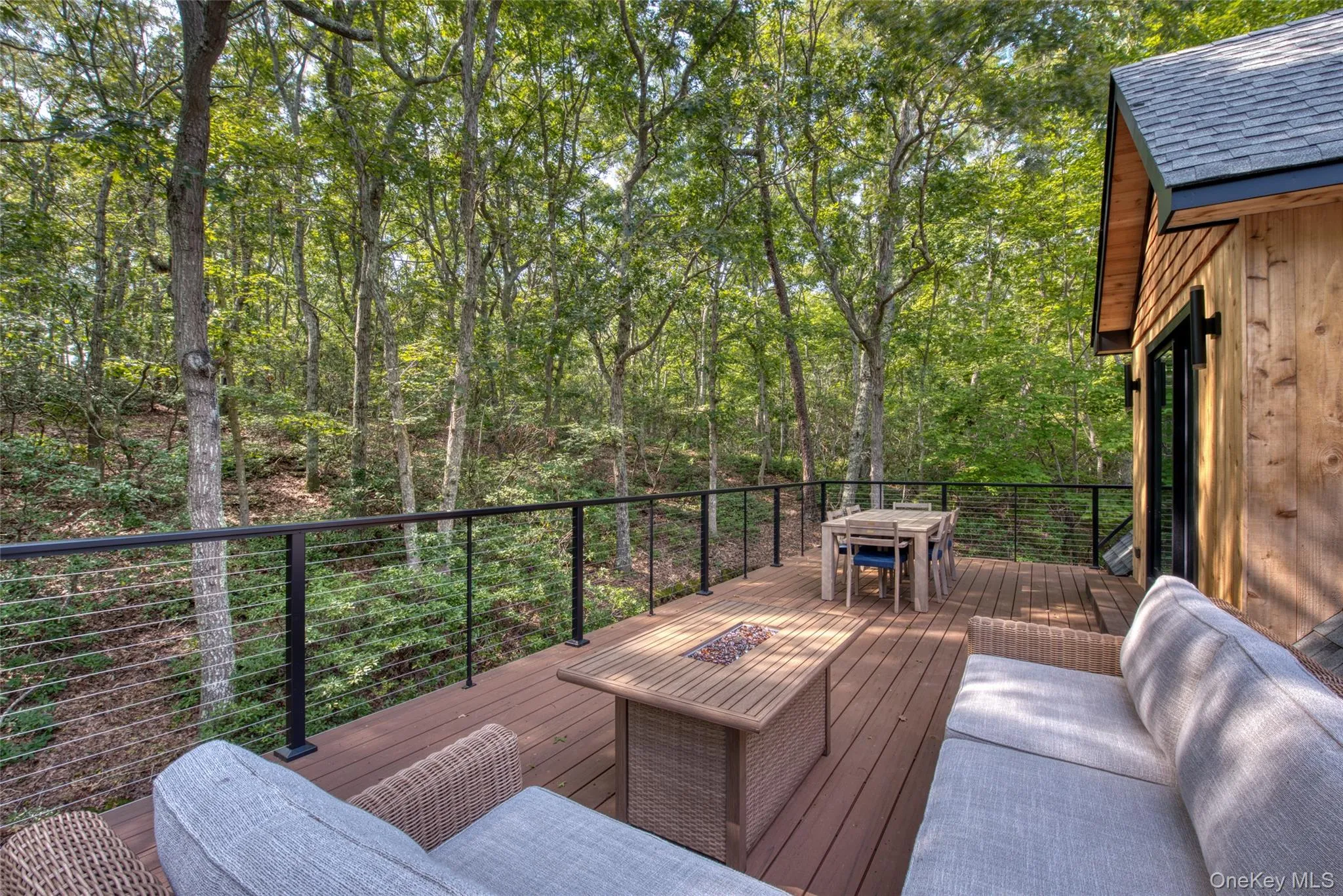 560 Little Noyack Path, Southampton, New York 11976