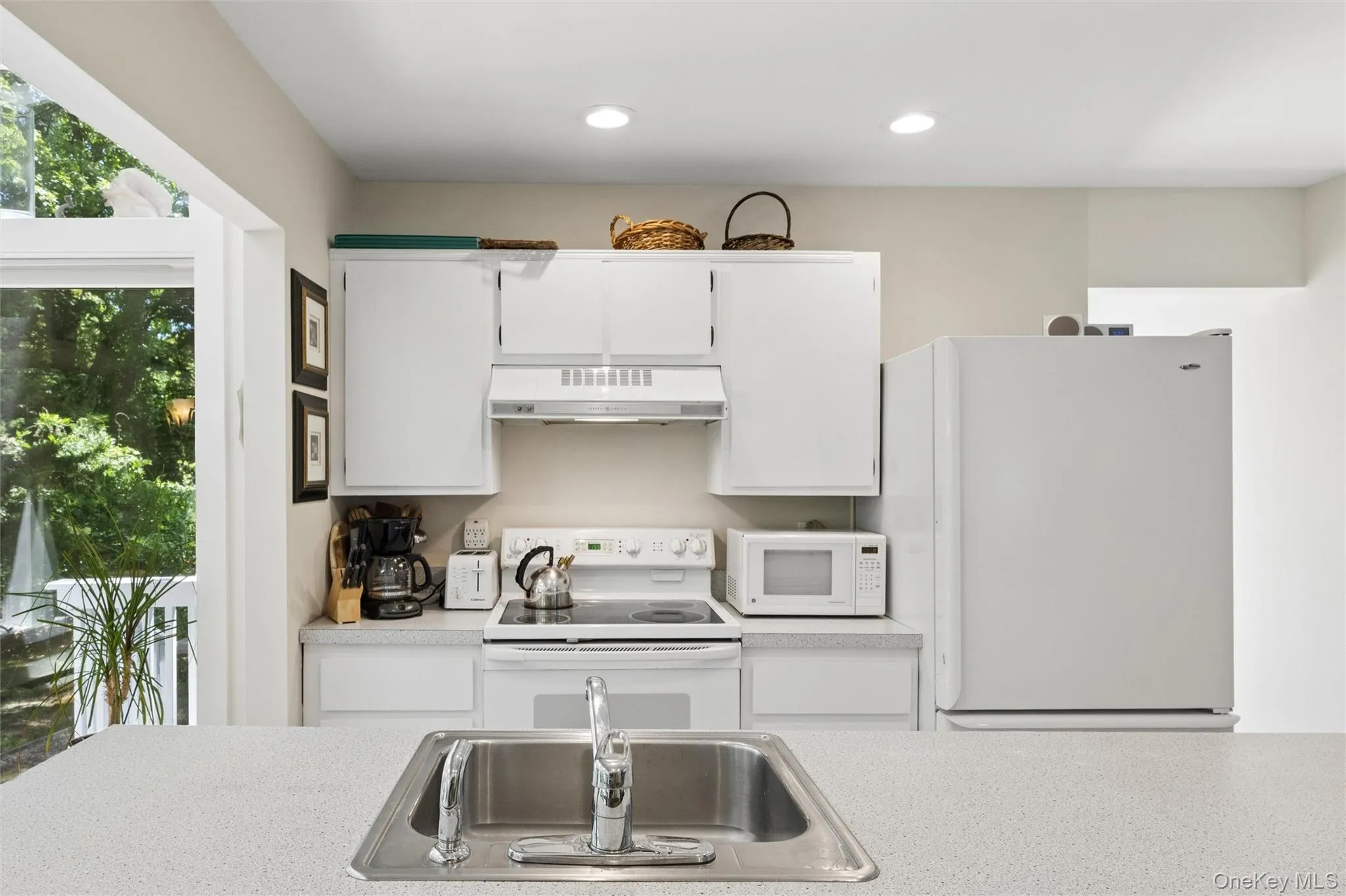 640 Hands Creek Road, East Hampton, NY, 3 Bedrooms Bedrooms, 6 Rooms Rooms,3 BathroomsBathrooms,Residential,For Rent,Hands Creek Road,0,1039312 640 Hands Creek Road, East Hampton, NY, 3 Bedrooms Bedrooms, 6 Rooms Rooms,3 BathroomsBathrooms,Residential,For Rent,Hands Creek Road,0,1039312