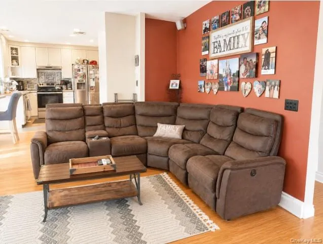 6 Flushing Street, Brookhaven, NY, 3 Bedrooms Bedrooms, 6 Rooms Rooms,2 BathroomsBathrooms,Residential,For Rent,Flushing,0,1039313 6 Flushing Street, Brookhaven, NY, 3 Bedrooms Bedrooms, 6 Rooms Rooms,2 BathroomsBathrooms,Residential,For Rent,Flushing,0,1039313