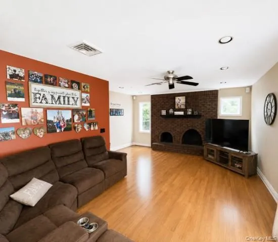 6 Flushing Street, Brookhaven, NY, 3 Bedrooms Bedrooms, 6 Rooms Rooms,2 BathroomsBathrooms,Residential,For Rent,Flushing,0,1039313 6 Flushing Street, Brookhaven, NY, 3 Bedrooms Bedrooms, 6 Rooms Rooms,2 BathroomsBathrooms,Residential,For Rent,Flushing,0,1039313