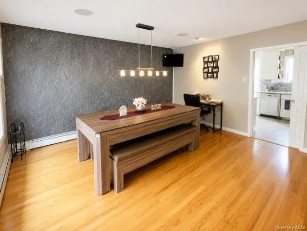 6 Flushing Street, Brookhaven, NY, 3 Bedrooms Bedrooms, 6 Rooms Rooms,2 BathroomsBathrooms,Residential,For Rent,Flushing,0,1039313 6 Flushing Street, Brookhaven, NY, 3 Bedrooms Bedrooms, 6 Rooms Rooms,2 BathroomsBathrooms,Residential,For Rent,Flushing,0,1039313