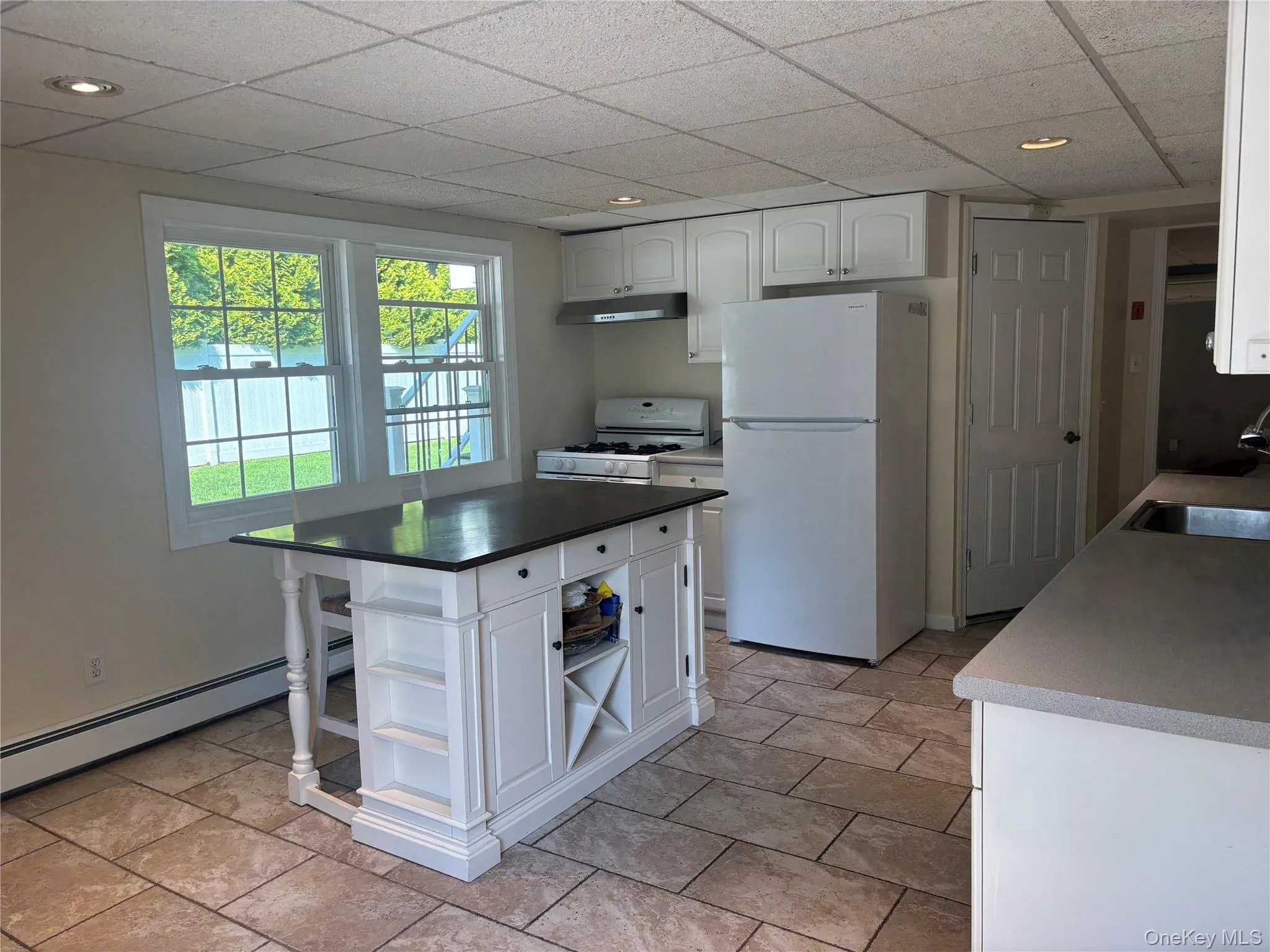 275 Evergreen Avenue, Huntington, NY, 2 Bedrooms Bedrooms, 4 Rooms Rooms,1 BathroomBathrooms,Residential Lease,For Rent,Evergreen,0,1039315 275 Evergreen Avenue, Huntington, NY, 2 Bedrooms Bedrooms, 4 Rooms Rooms,1 BathroomBathrooms,Residential Lease,For Rent,Evergreen,0,1039315