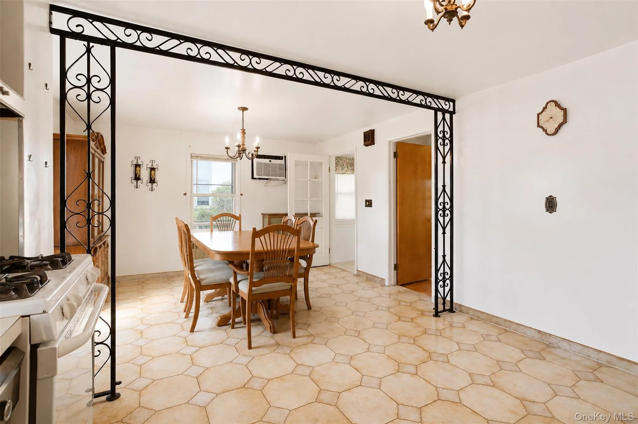 99 Homestead Place, New Rochelle, NY, 3 Bedrooms Bedrooms, 6 Rooms Rooms,2 BathroomsBathrooms,Residential,For Rent,Homestead,0,1039320 99 Homestead Place, New Rochelle, NY, 3 Bedrooms Bedrooms, 6 Rooms Rooms,2 BathroomsBathrooms,Residential,For Rent,Homestead,0,1039320