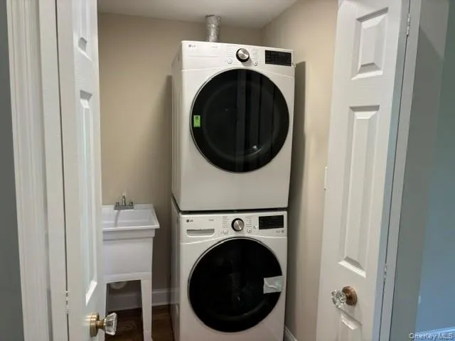 2 William Street, Oyster Bay, NY, 2 Bedroom Bedrooms, 5 Room Rooms,1 BathroomBathrooms,Residential Lease,For Rent,William,0,1039322 2 William Street, Oyster Bay, NY, 2 Bedroom Bedrooms, 5 Room Rooms,1 BathroomBathrooms,Residential Lease,For Rent,William,0,1039322