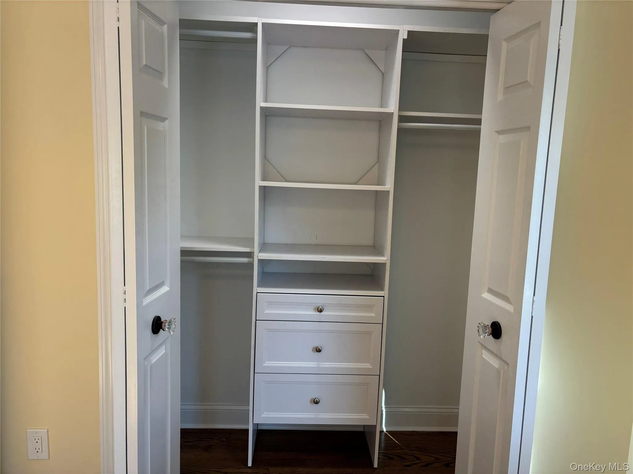 2 William Street, Oyster Bay, NY, 2 Bedroom Bedrooms, 5 Room Rooms,1 BathroomBathrooms,Residential Lease,For Rent,William,0,1039322 2 William Street, Oyster Bay, NY, 2 Bedroom Bedrooms, 5 Room Rooms,1 BathroomBathrooms,Residential Lease,For Rent,William,0,1039322