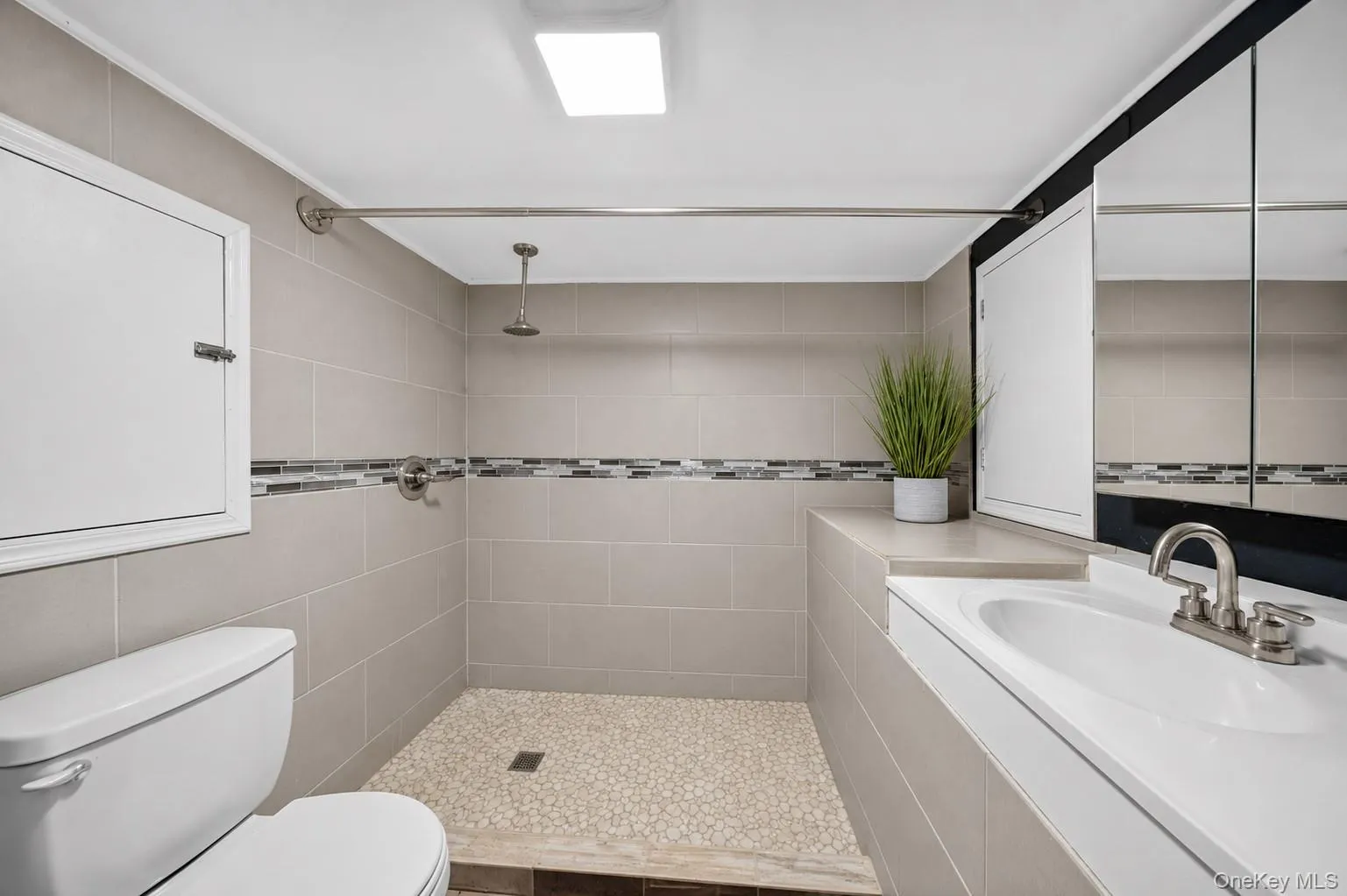 224-20 92nd Avenue, New York, NY, 3 Bedrooms Bedrooms, 7 Rooms Rooms,2 BathroomsBathrooms,Residential,For Rent,92nd,0,1039329 224-20 92nd Avenue, New York, NY, 3 Bedrooms Bedrooms, 7 Rooms Rooms,2 BathroomsBathrooms,Residential,For Rent,92nd,0,1039329