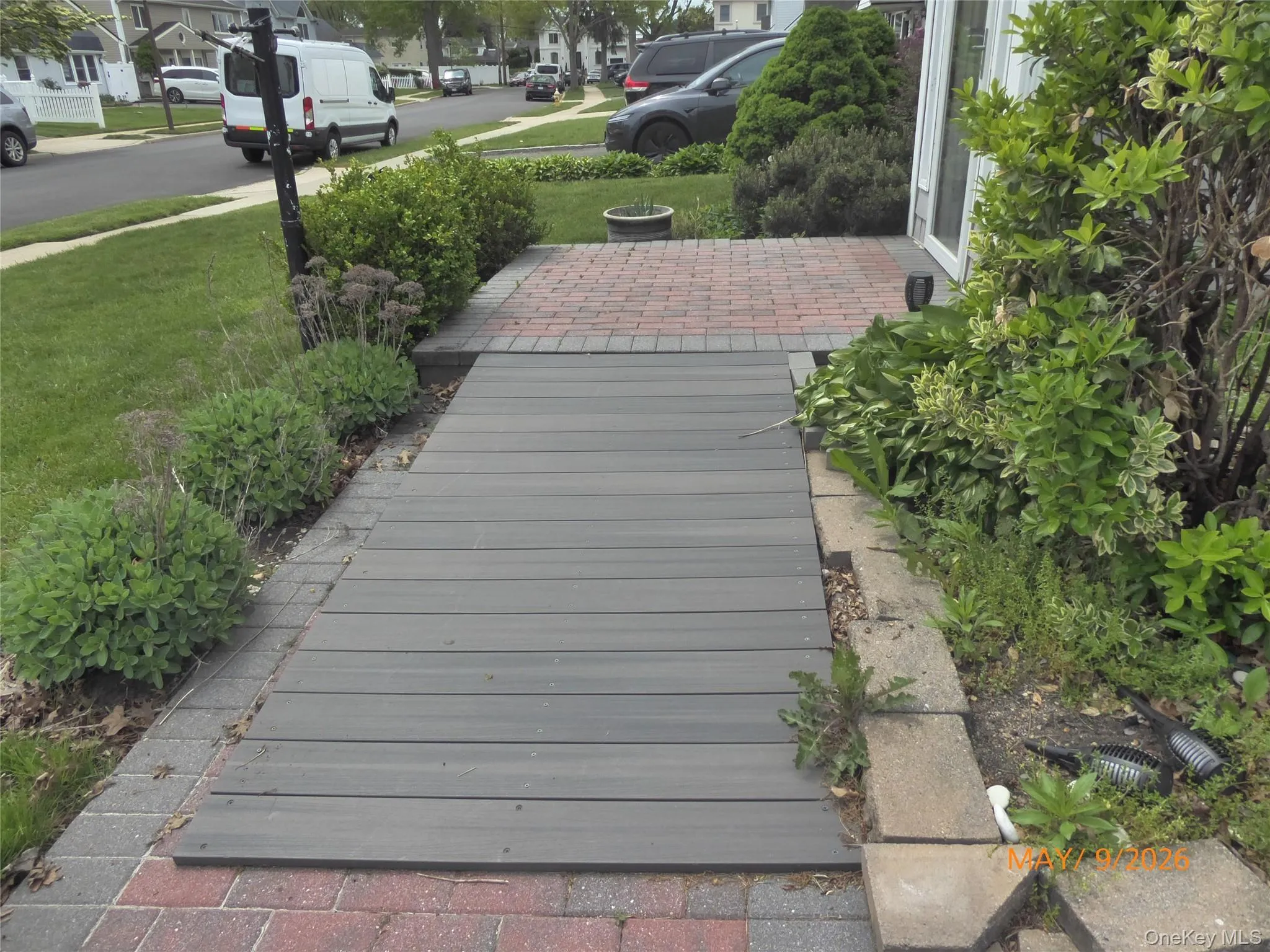 Handi-capable ramp Handi-capable ramp