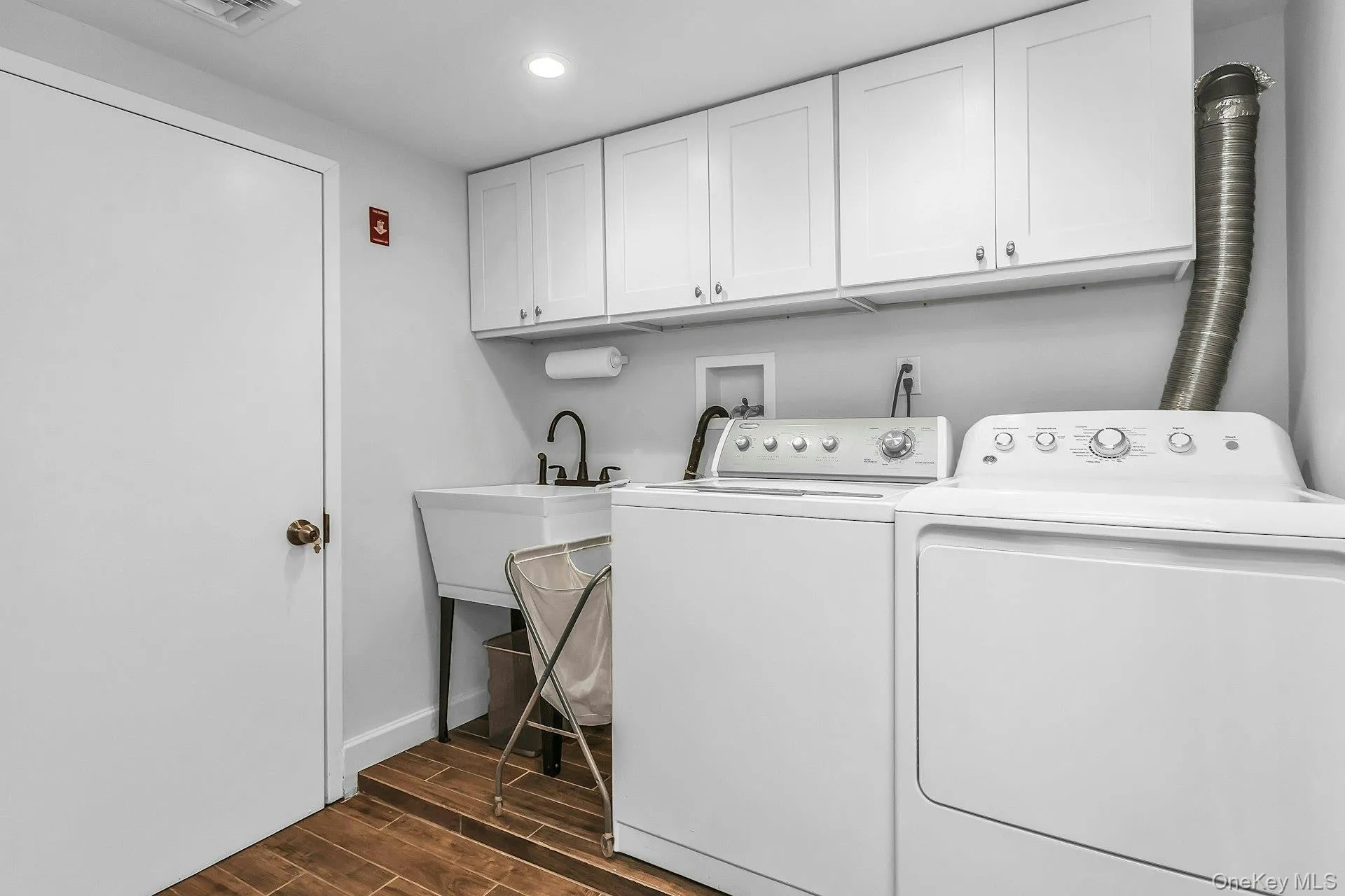 2337 205th Street, New York, NY, 4 Bedrooms Bedrooms, 9 Rooms Rooms,2 BathroomsBathrooms,Residential,For Rent,205th,0,1039335 2337 205th Street, New York, NY, 4 Bedrooms Bedrooms, 9 Rooms Rooms,2 BathroomsBathrooms,Residential,For Rent,205th,0,1039335