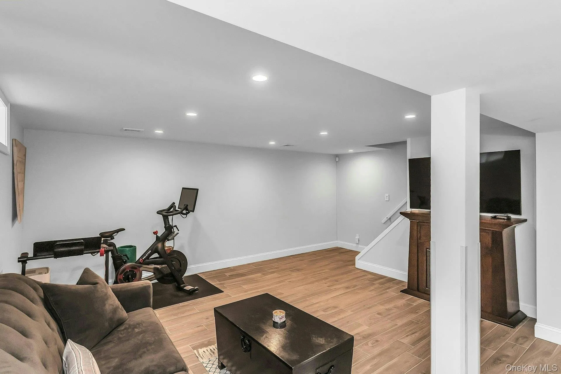 2337 205th Street, New York, NY, 4 Bedrooms Bedrooms, 9 Rooms Rooms,2 BathroomsBathrooms,Residential,For Rent,205th,0,1039335 2337 205th Street, New York, NY, 4 Bedrooms Bedrooms, 9 Rooms Rooms,2 BathroomsBathrooms,Residential,For Rent,205th,0,1039335