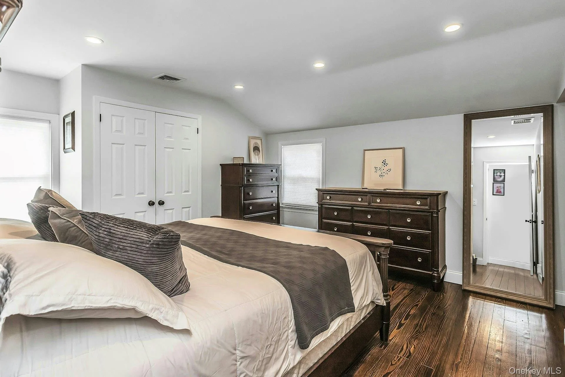 2337 205th Street, New York, NY, 4 Bedrooms Bedrooms, 9 Rooms Rooms,2 BathroomsBathrooms,Residential,For Rent,205th,0,1039335 2337 205th Street, New York, NY, 4 Bedrooms Bedrooms, 9 Rooms Rooms,2 BathroomsBathrooms,Residential,For Rent,205th,0,1039335