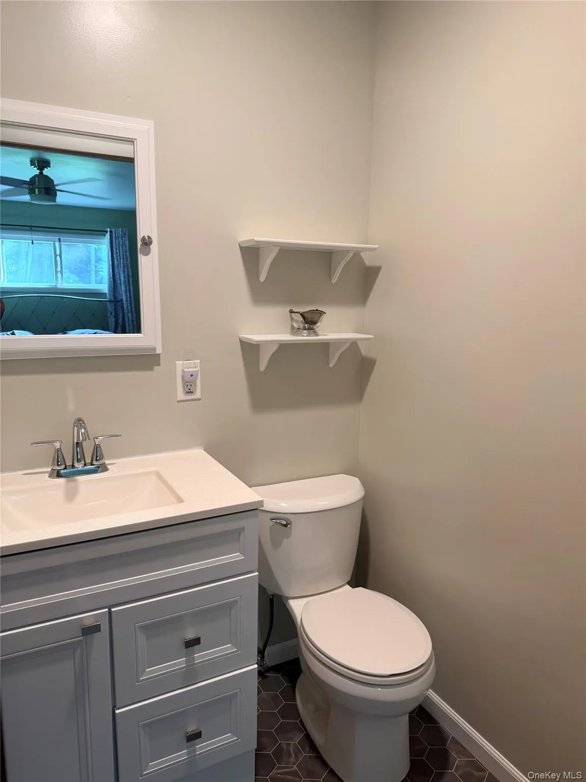 Half bath in Main bedroom Half bath in Main bedroom