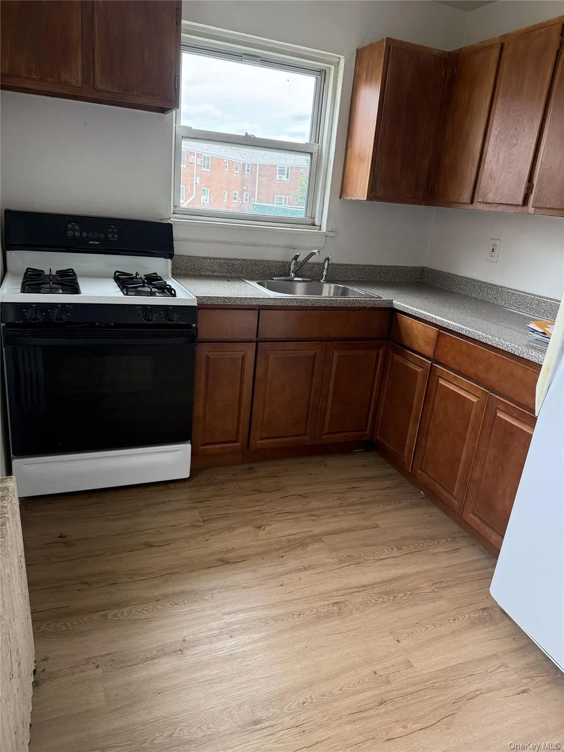 76-33 Commonwealth Boulevard, New York, NY, 2 Bedrooms Bedrooms, 5 Rooms Rooms,1 BathroomBathrooms,Residential,For Rent,Commonwealth,0,1039342 76-33 Commonwealth Boulevard, New York, NY, 2 Bedrooms Bedrooms, 5 Rooms Rooms,1 BathroomBathrooms,Residential,For Rent,Commonwealth,0,1039342