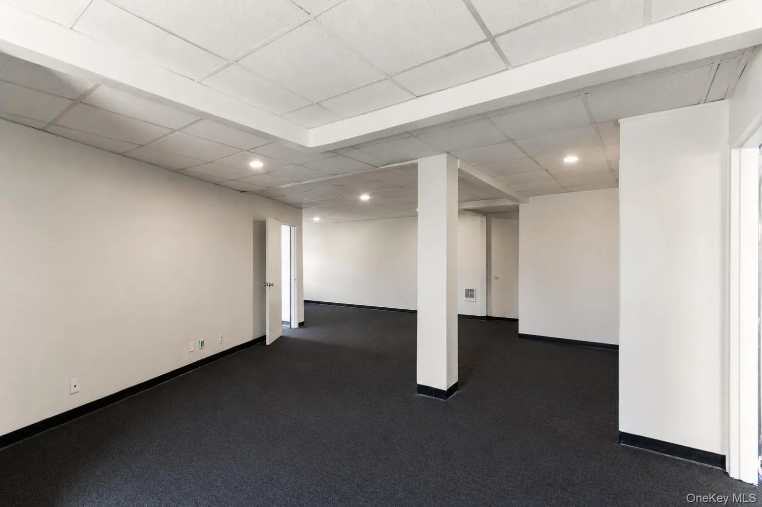 29 Glen Cove Avenue, Glen Cove, NY, ,Commercial Lease,For Rent,Glen Cove,0,1039352 29 Glen Cove Avenue, Glen Cove, NY, ,Commercial Lease,For Rent,Glen Cove,0,1039352