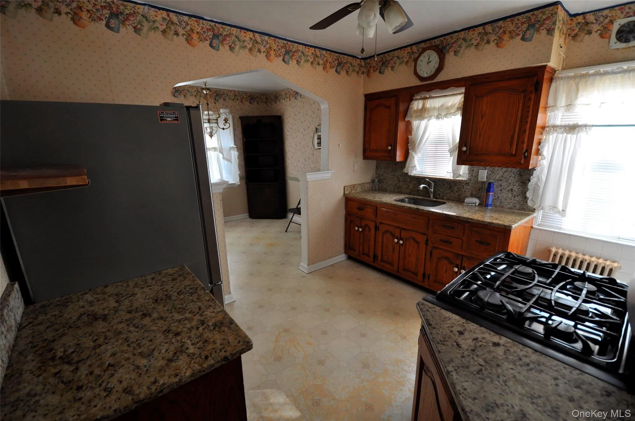 415 Lowell Avenue, North Hempstead, NY, 3 Bedrooms Bedrooms, 6 Rooms Rooms,1 BathroomBathrooms,Residential Lease,For Rent,Lowell,0,1039356 415 Lowell Avenue, North Hempstead, NY, 3 Bedrooms Bedrooms, 6 Rooms Rooms,1 BathroomBathrooms,Residential Lease,For Rent,Lowell,0,1039356